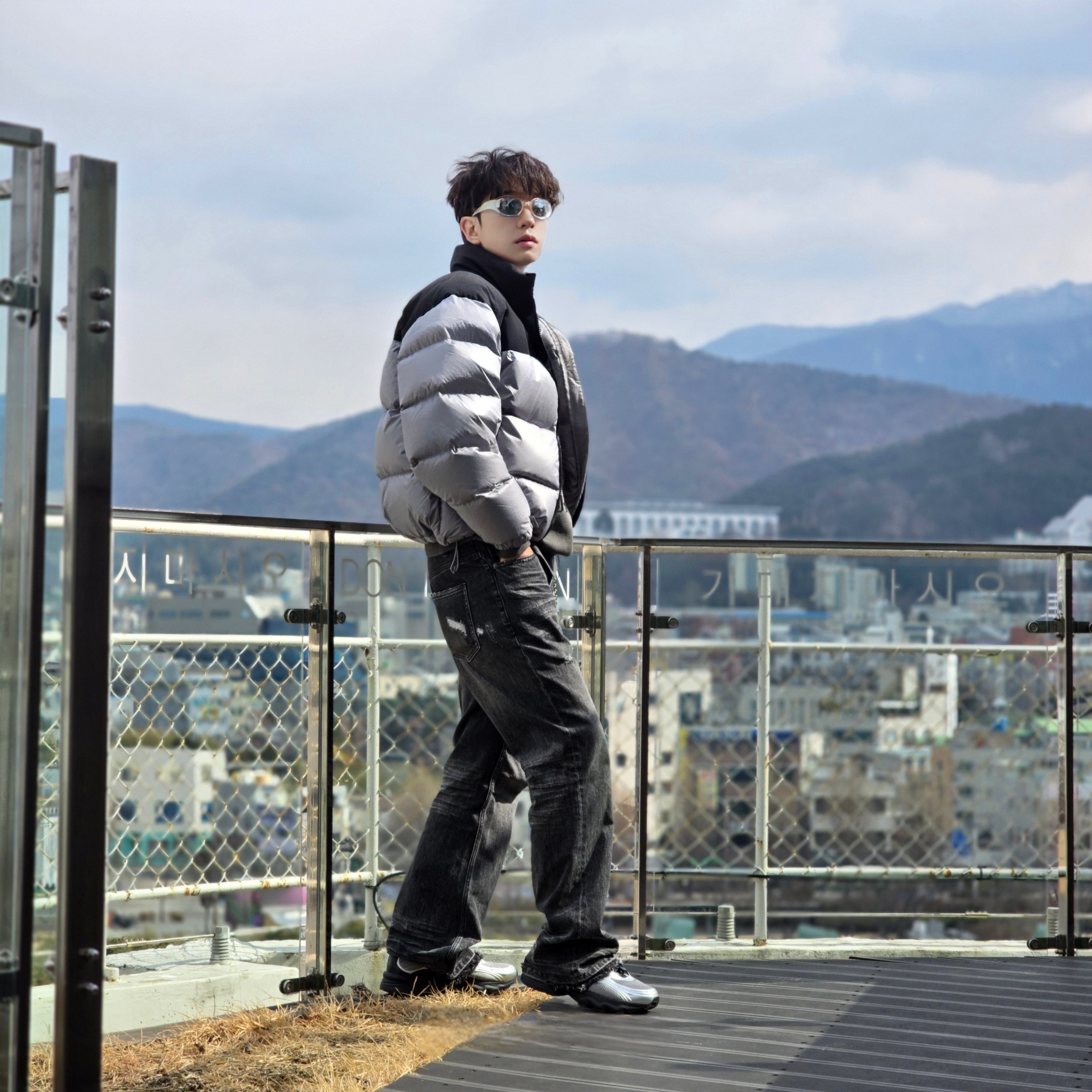 The North Face White Label Novelty Nuptse Down Jacket Heather Gray, [6% 적립] FILA Pantera 99/25 Silver 착용 스타일 - 1