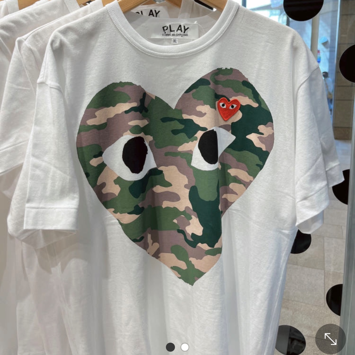 Play Comme des Garcons Camouflage Heart T-Shirt White 착용 스타일
