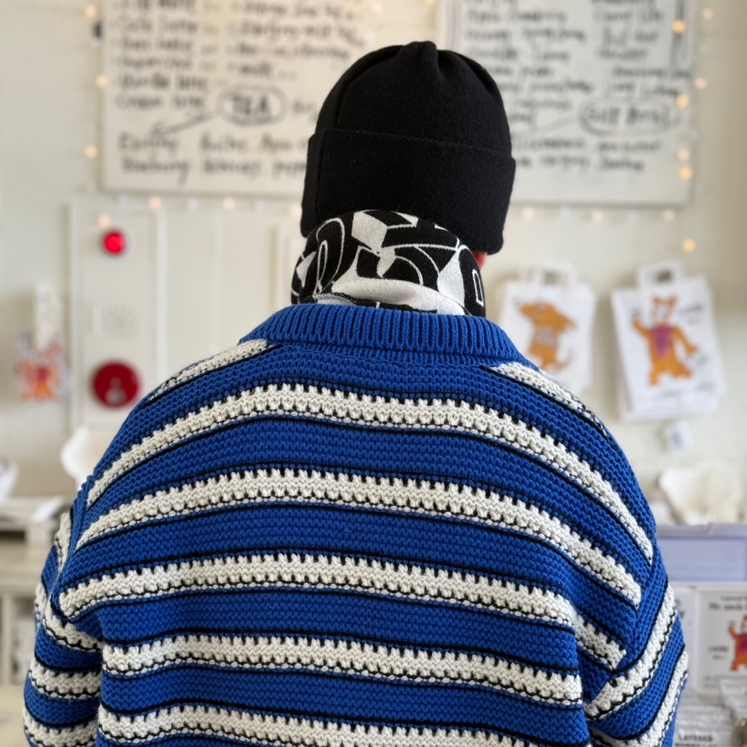 (W) Chanel Muffler Cashmere & Black, STU Wool Collar Stripe Cardigan Bule 착용 스타일 - 2