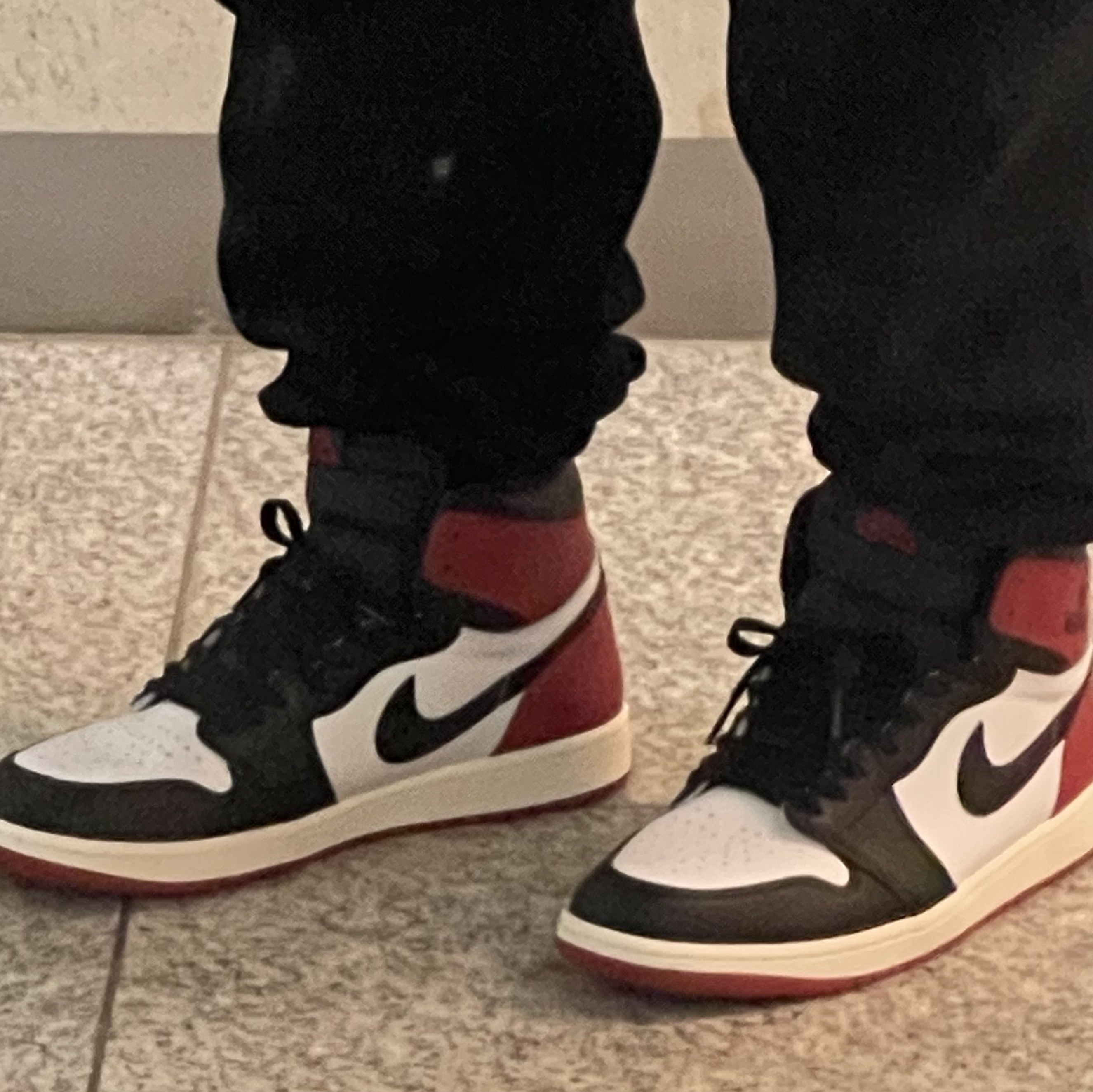 Jordan 1 Retro High OG Black Toe 착용 스타일