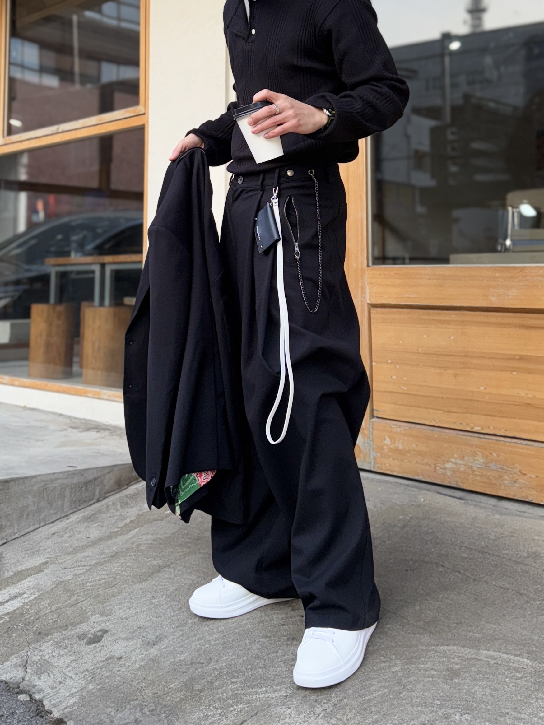 Gentle Monster x Maison Margiela MM113 Black Clear 착용 스타일 - 4