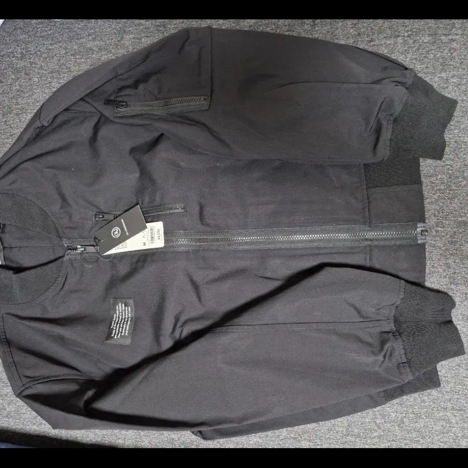 GU x Undercover Zip Pocket Shirt Black 착용 스타일
