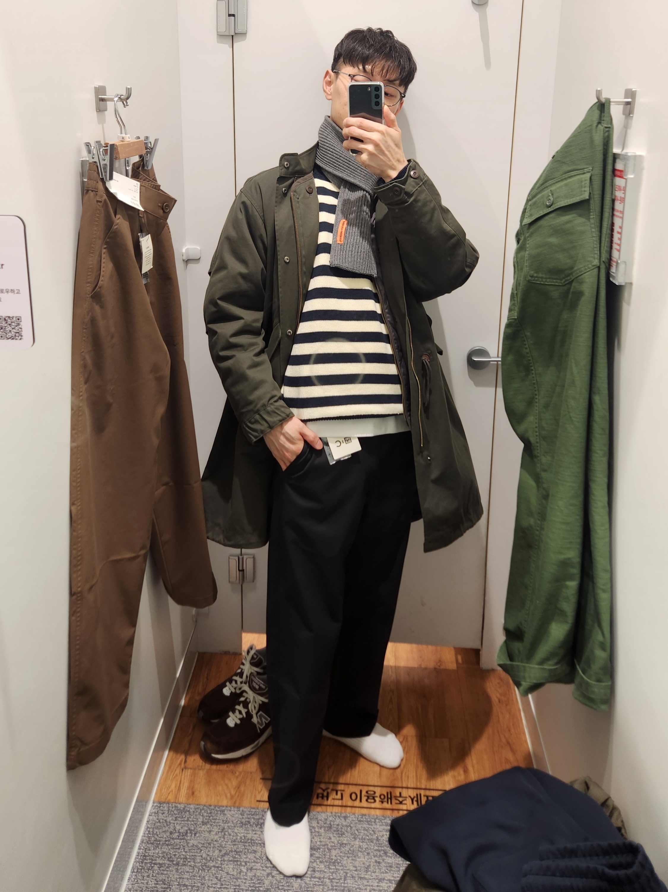 Andersen Andersen Short Scarf Grey, New Balance 991 Made in UK Mocha Brown 착용 스타일