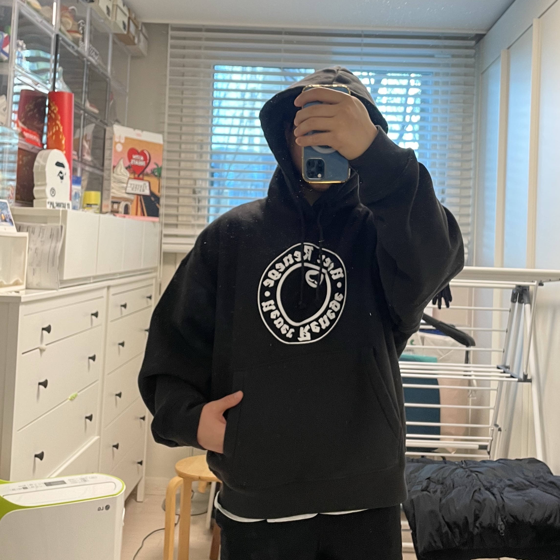 Stussy x Denim Tears Graphic Hoodie Black 착용 스타일 - 1