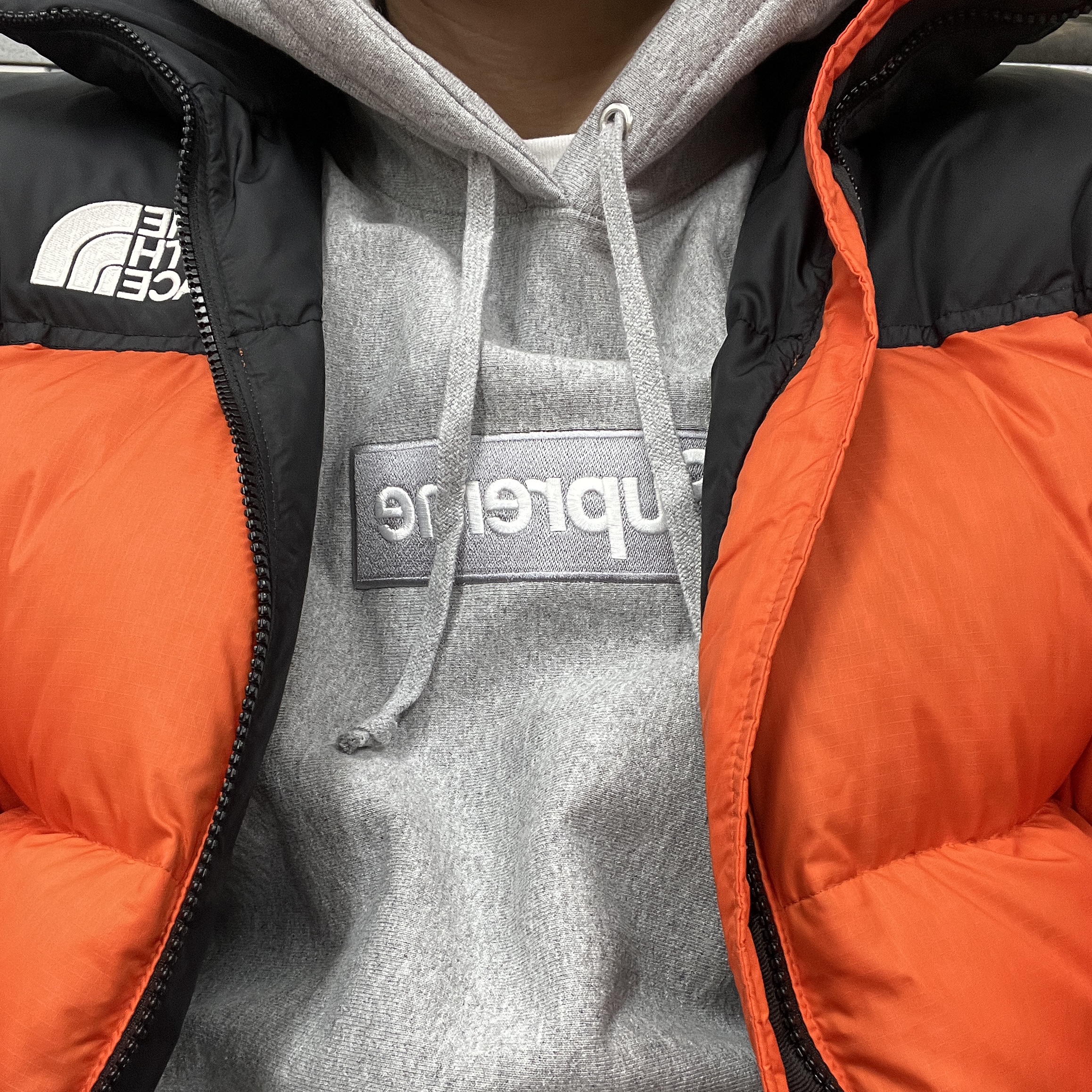 Supreme Box Logo Hooded Sweatshirt Heather Grey - 24FW, The North Face 1996 Eco Nuptse Jacket Orange 착용 스타일