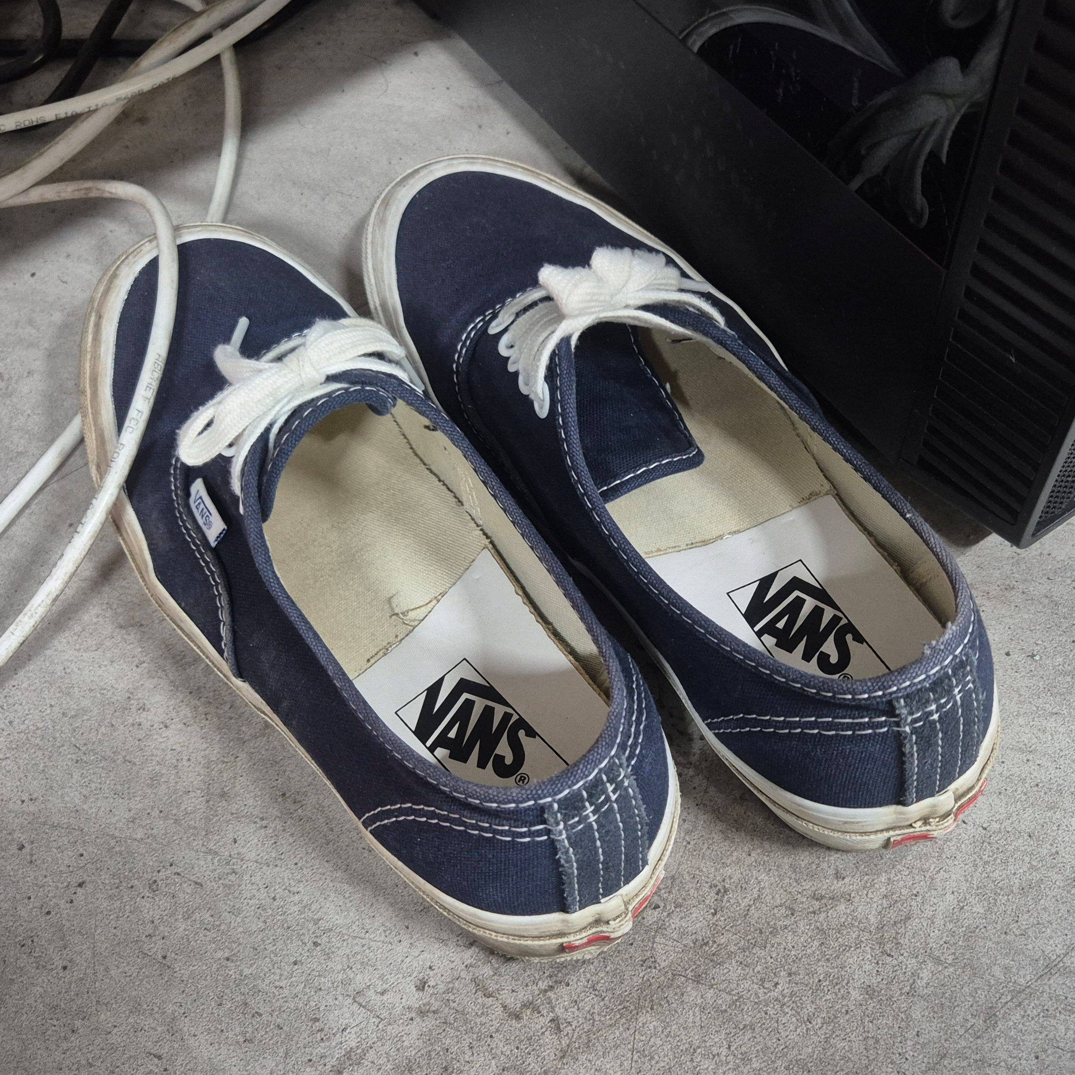 Vans Vault OG Authentic LX Navy 착용 스타일