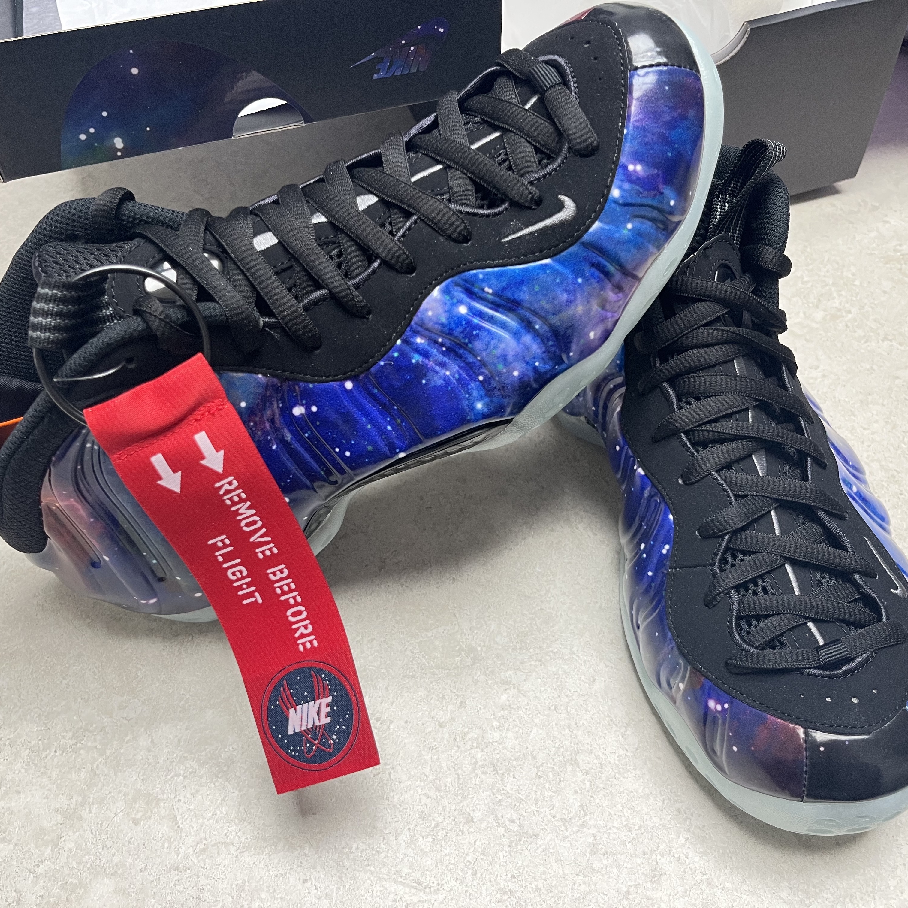 Nike Air Foamposite One Galaxy 착용 스타일