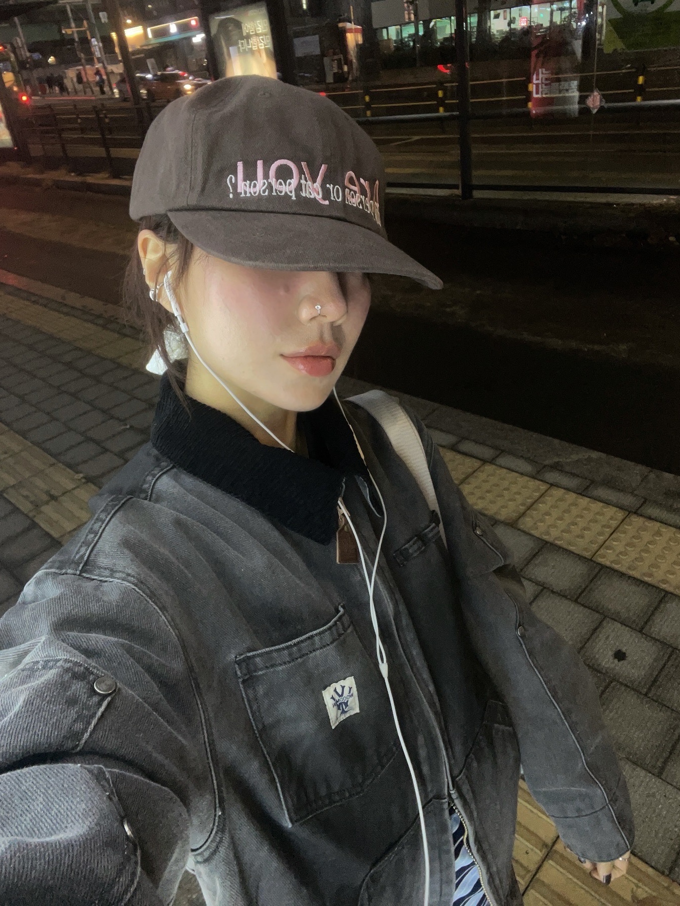 토큰 기프트 알 유 다크 브라운 착용 스타일