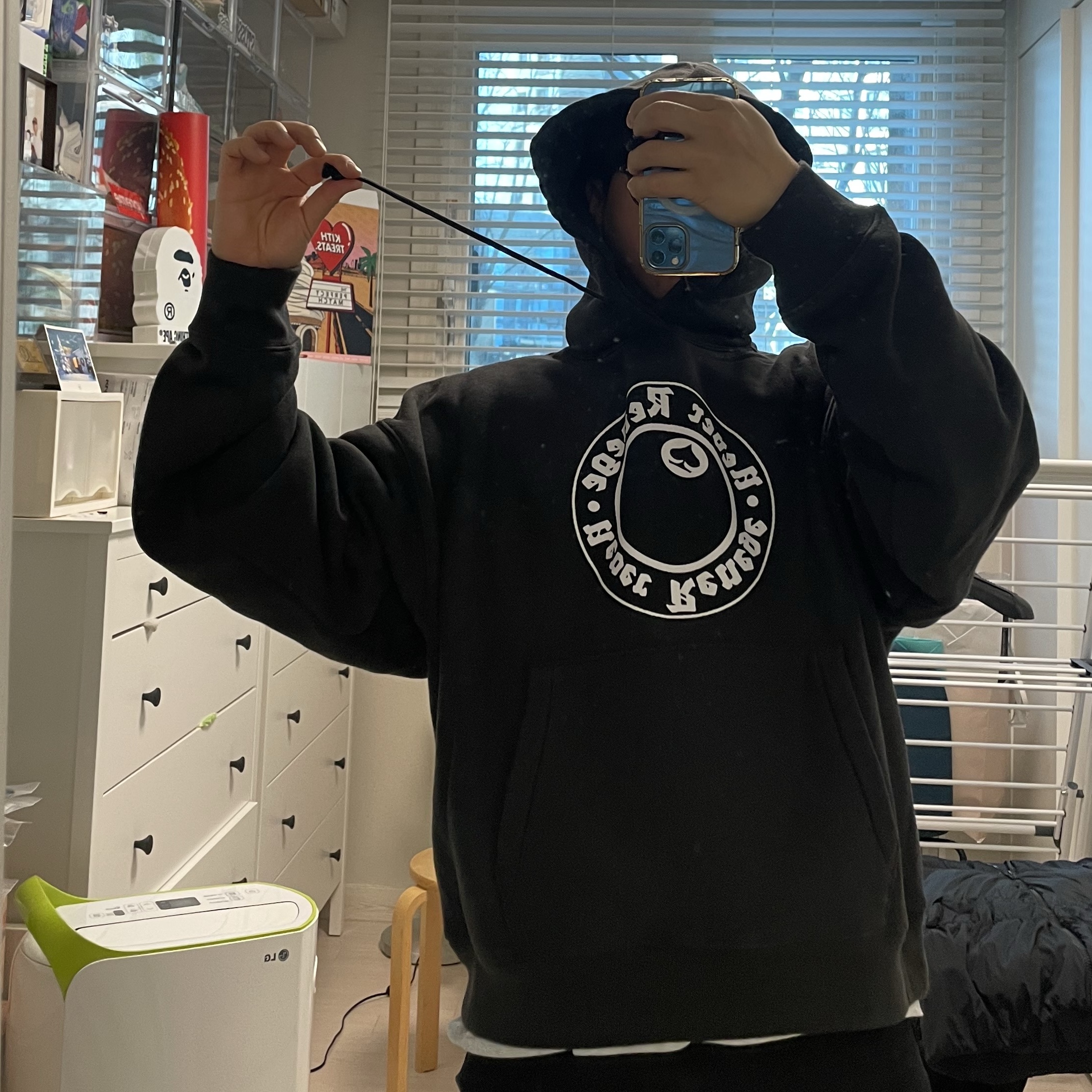 Stussy x Denim Tears Graphic Hoodie Black 착용 스타일 - 2