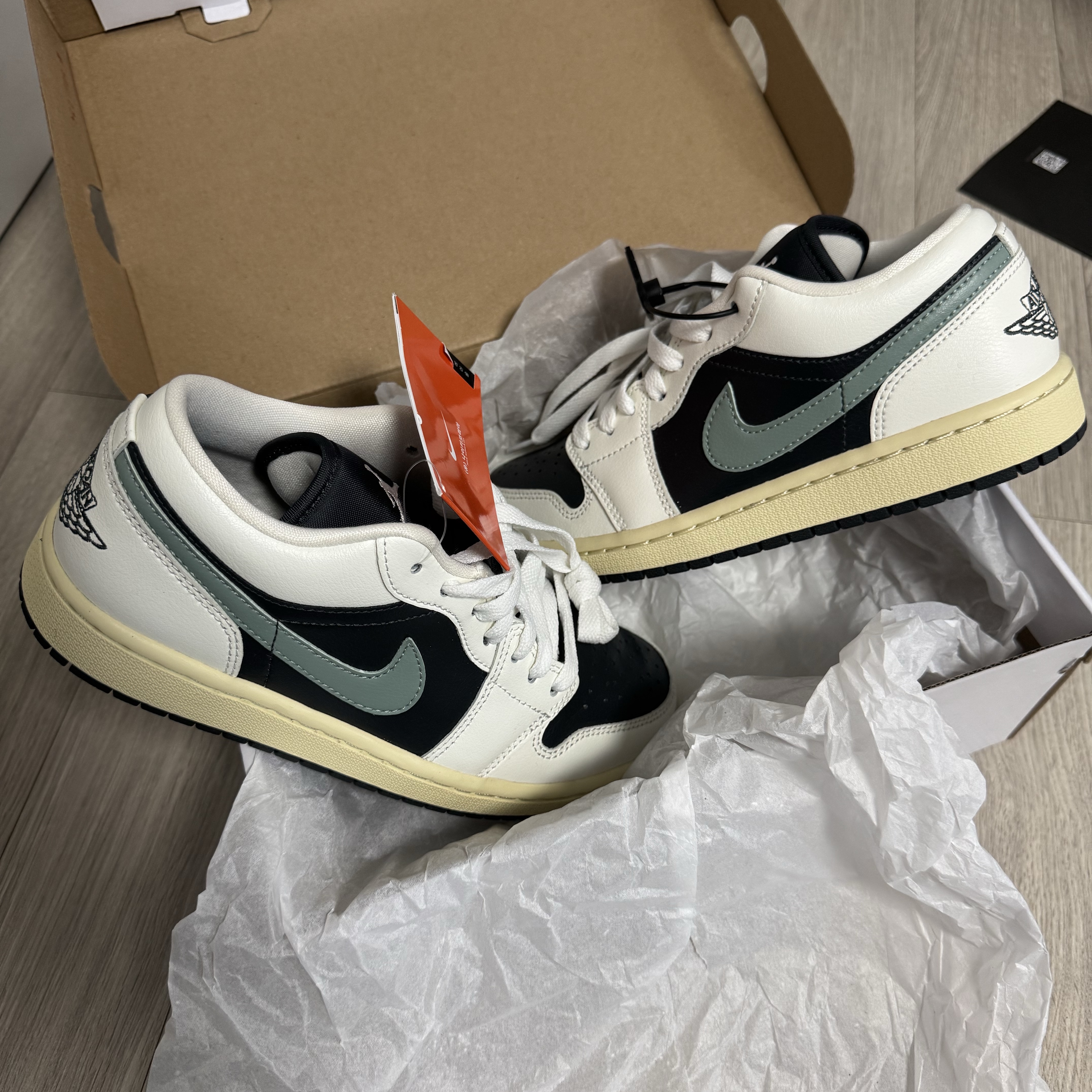 (W) Jordan 1 Low Anthracite Sail 착용 스타일 - 1