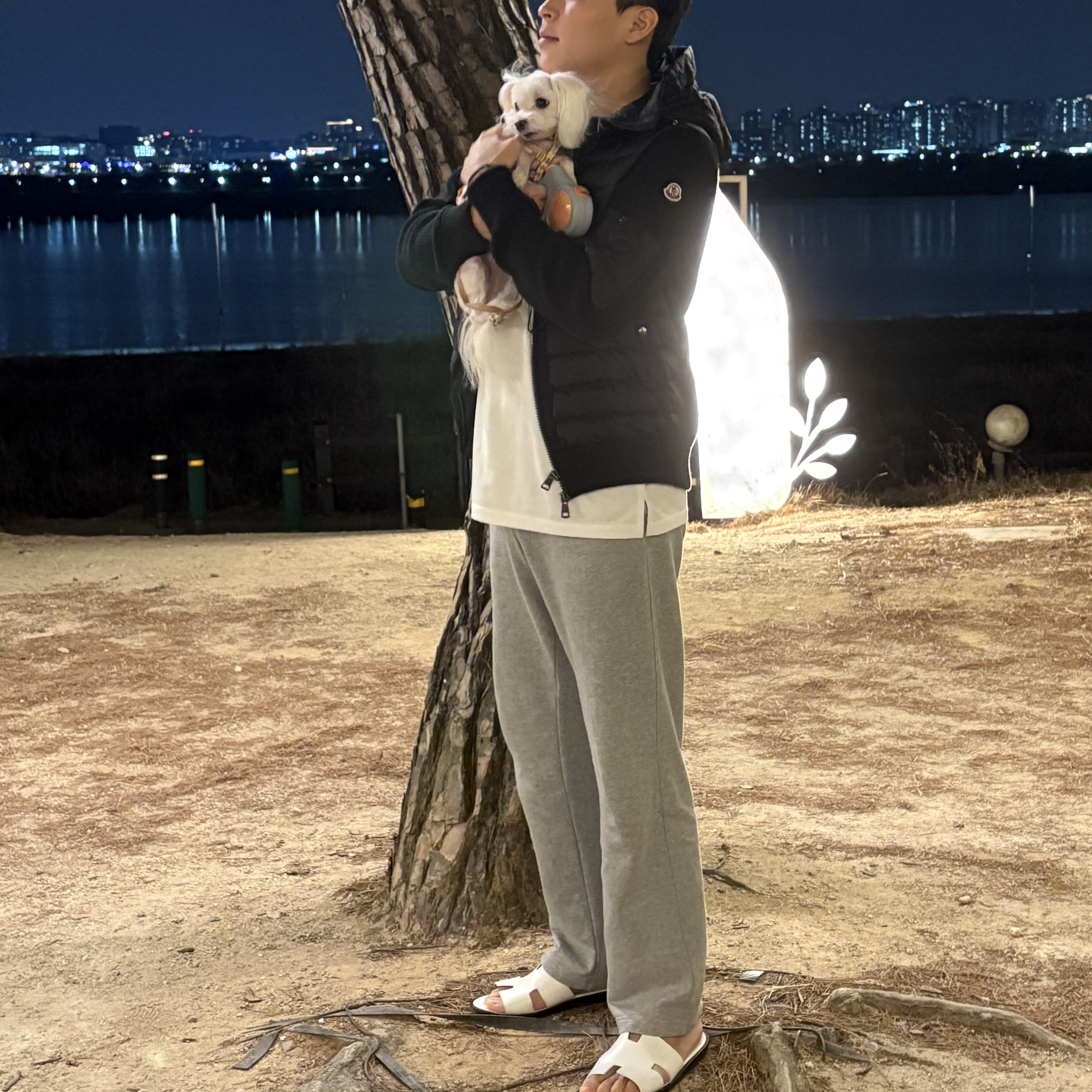 Moncler Padded Wool Hoodie Black - 23FW, Hermes Izmir Sandal Calfskin & Blanc 착용 스타일