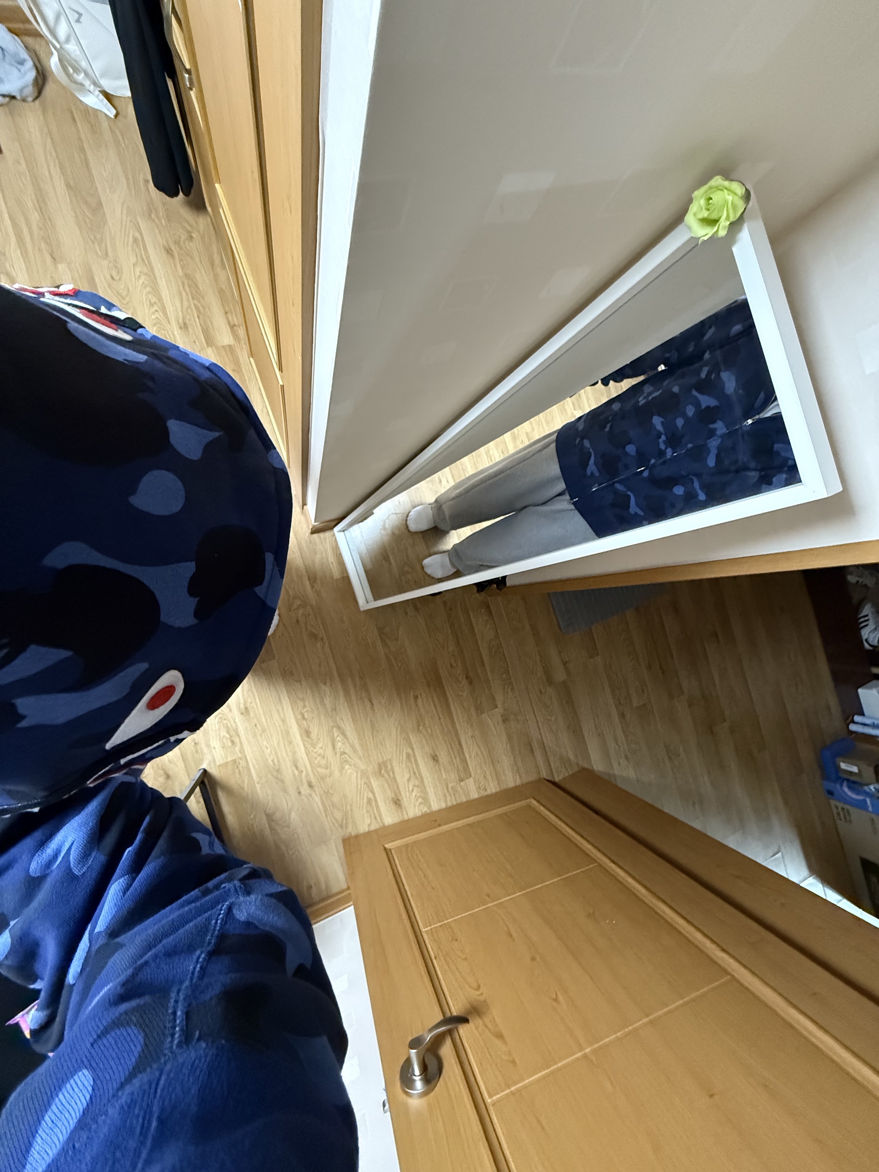 BAPE Color Camo Shark Full Zip Hoodie Navy 착용 스타일 - 2