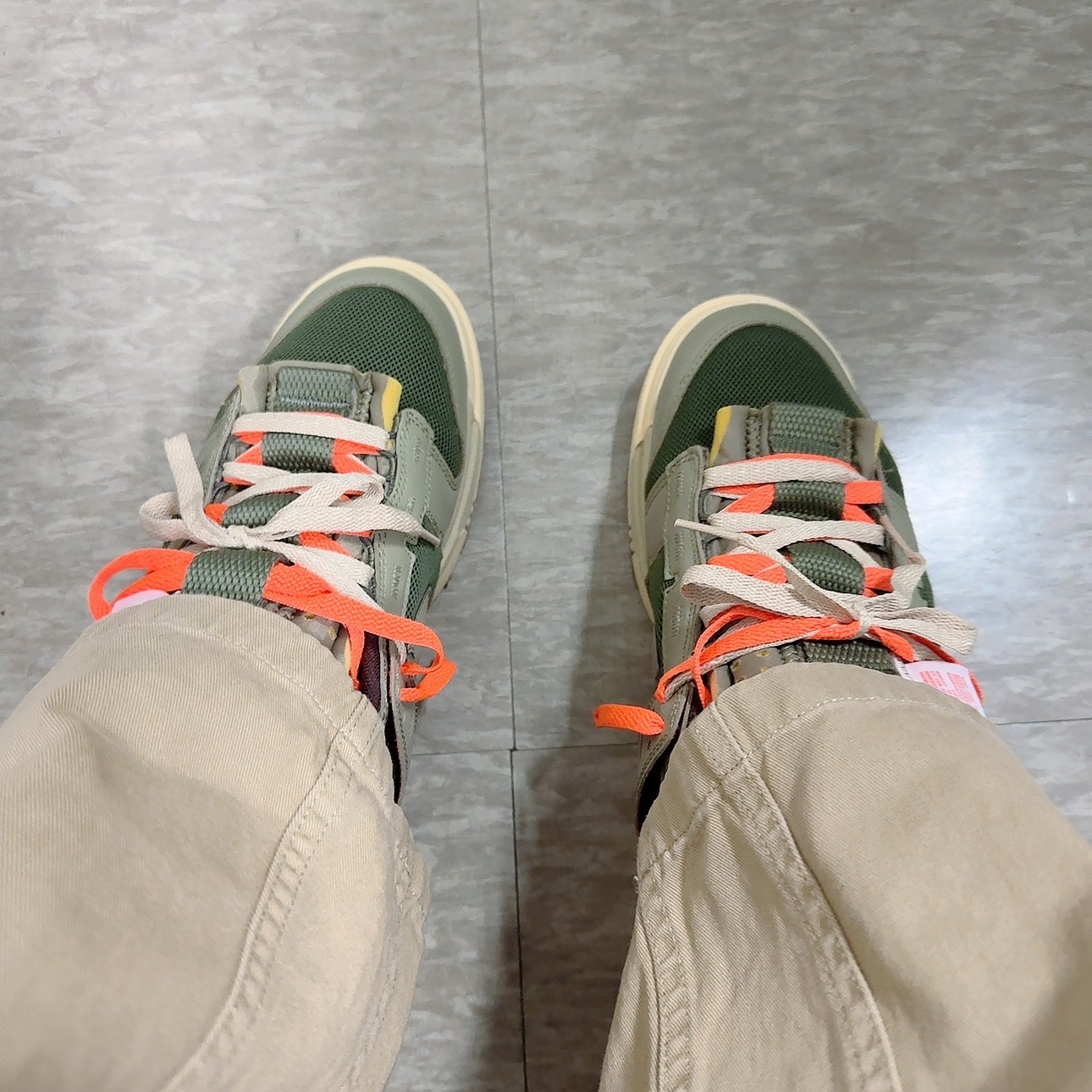 Nike Air Dunk Jumbo Medium Olive 착용 스타일 - 3