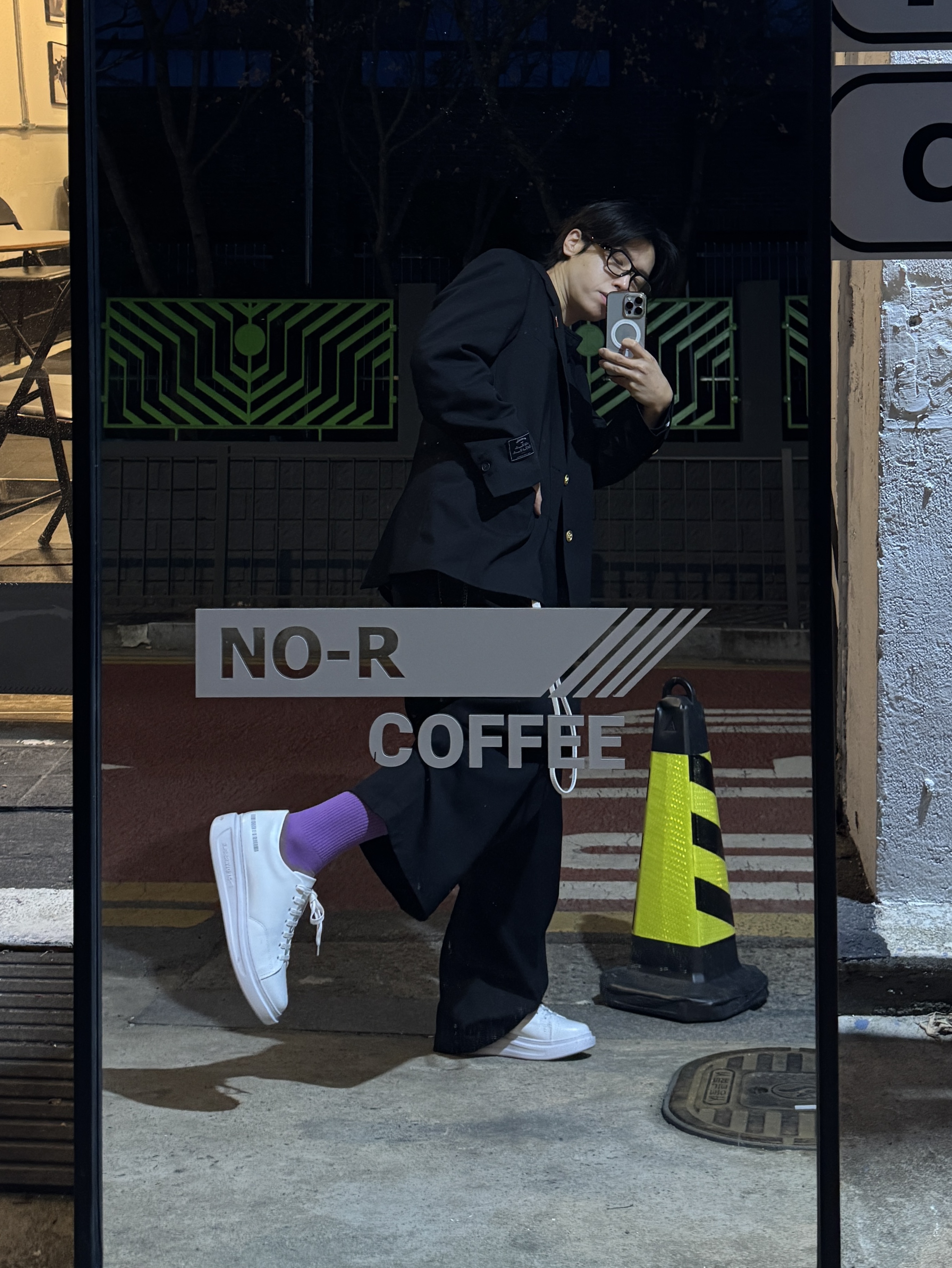 Gentle Monster x Maison Margiela MM113 Black Clear 착용 스타일 - 2