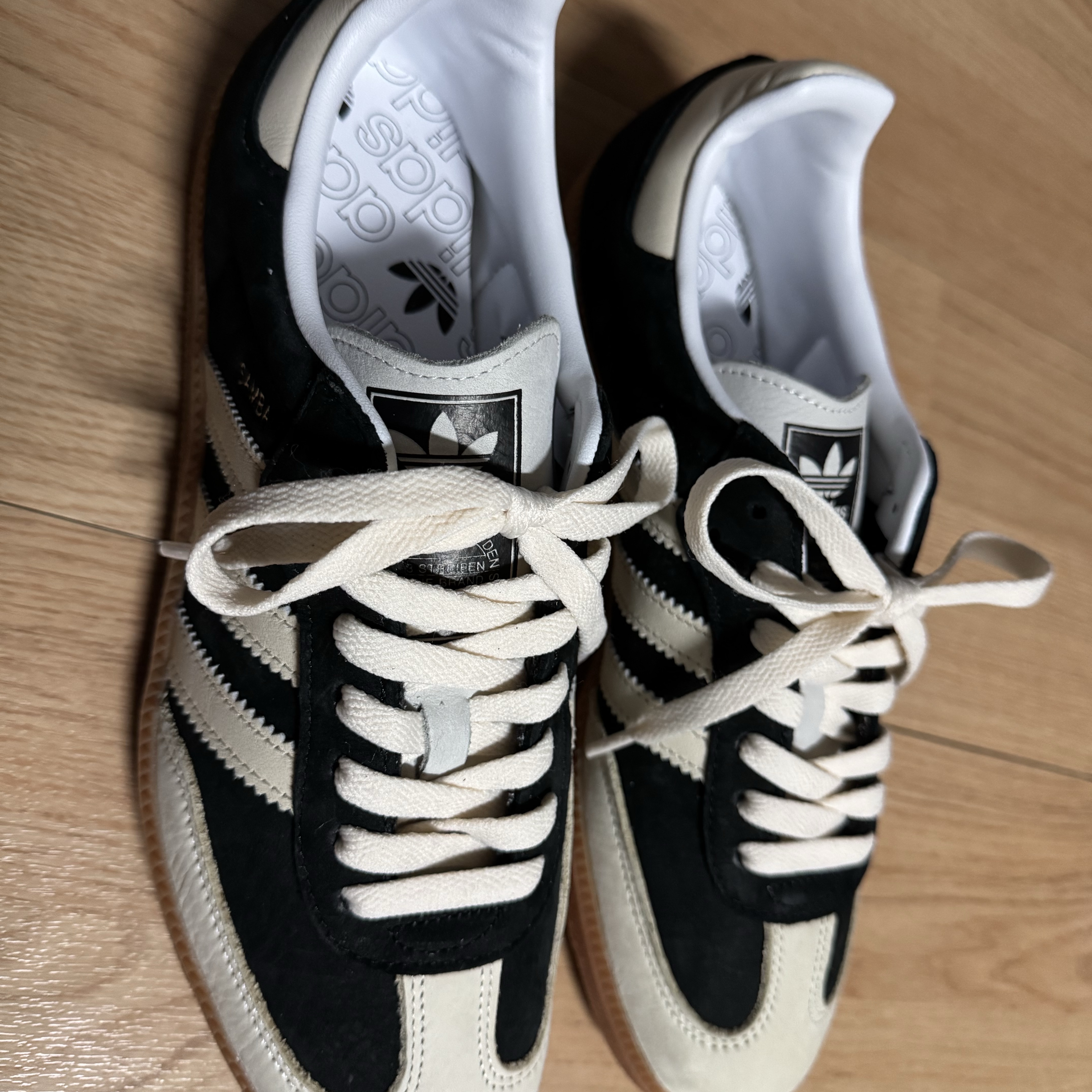 (W) Adidas Samba OG Core Black Wonder White 착용 스타일 - 1