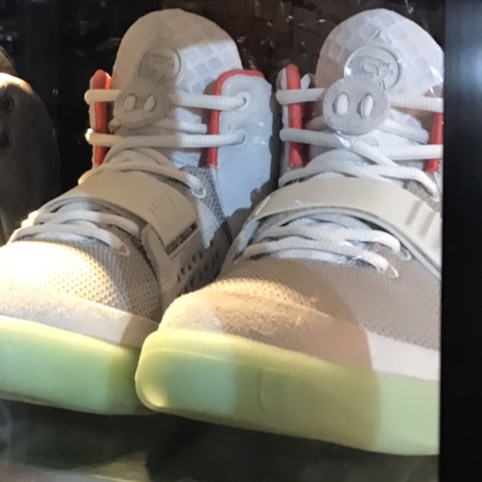 Nike Air Yeezy 2 Pure Platinum 착용 스타일