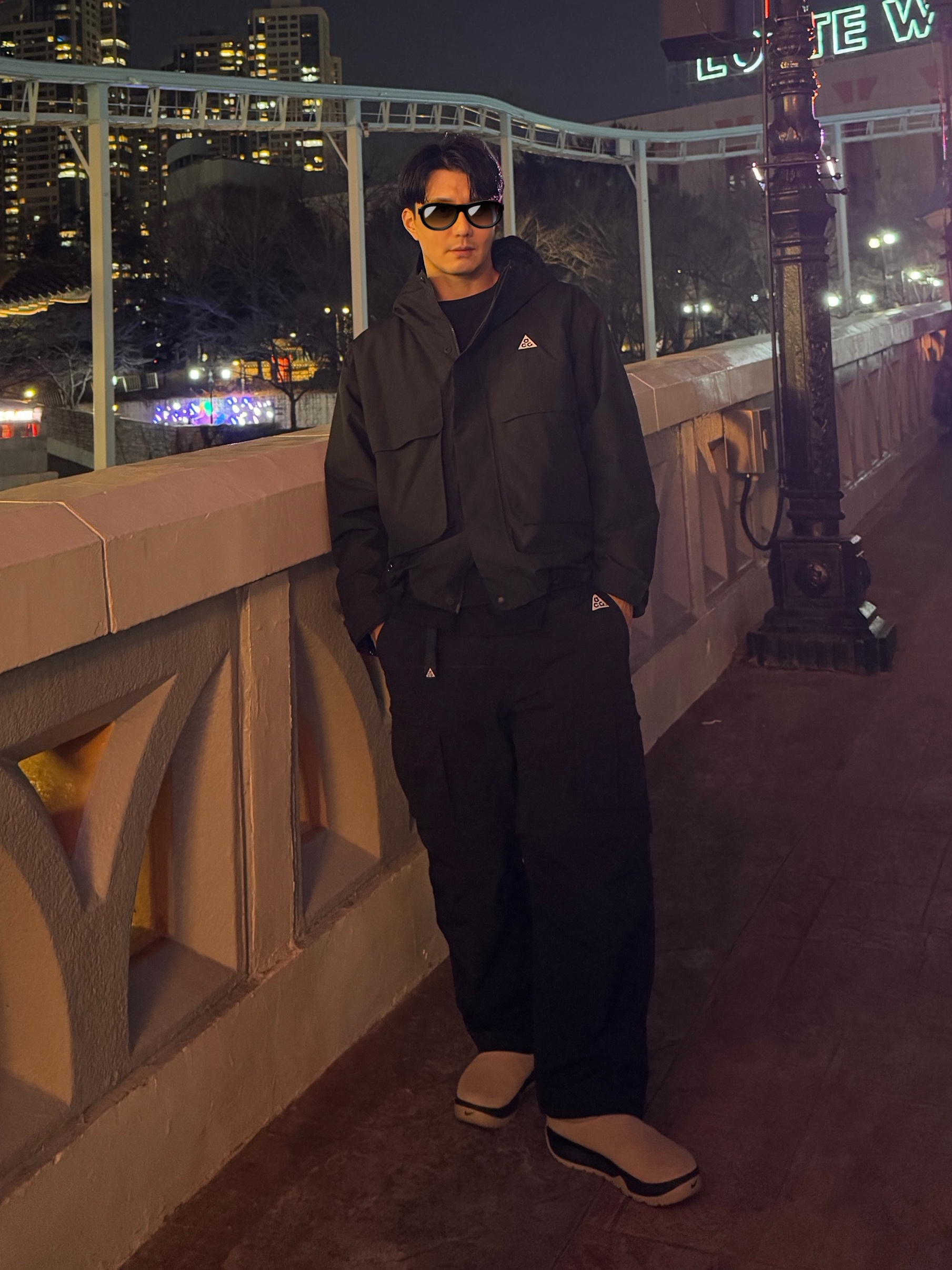 Nike ACG Smith Summit Cargo Pants Black Anthracite - Asia, Nike ACG Primaloft Skull Peak Storm-Fit Jacket Black Anthracite - Asia 착용 스타일