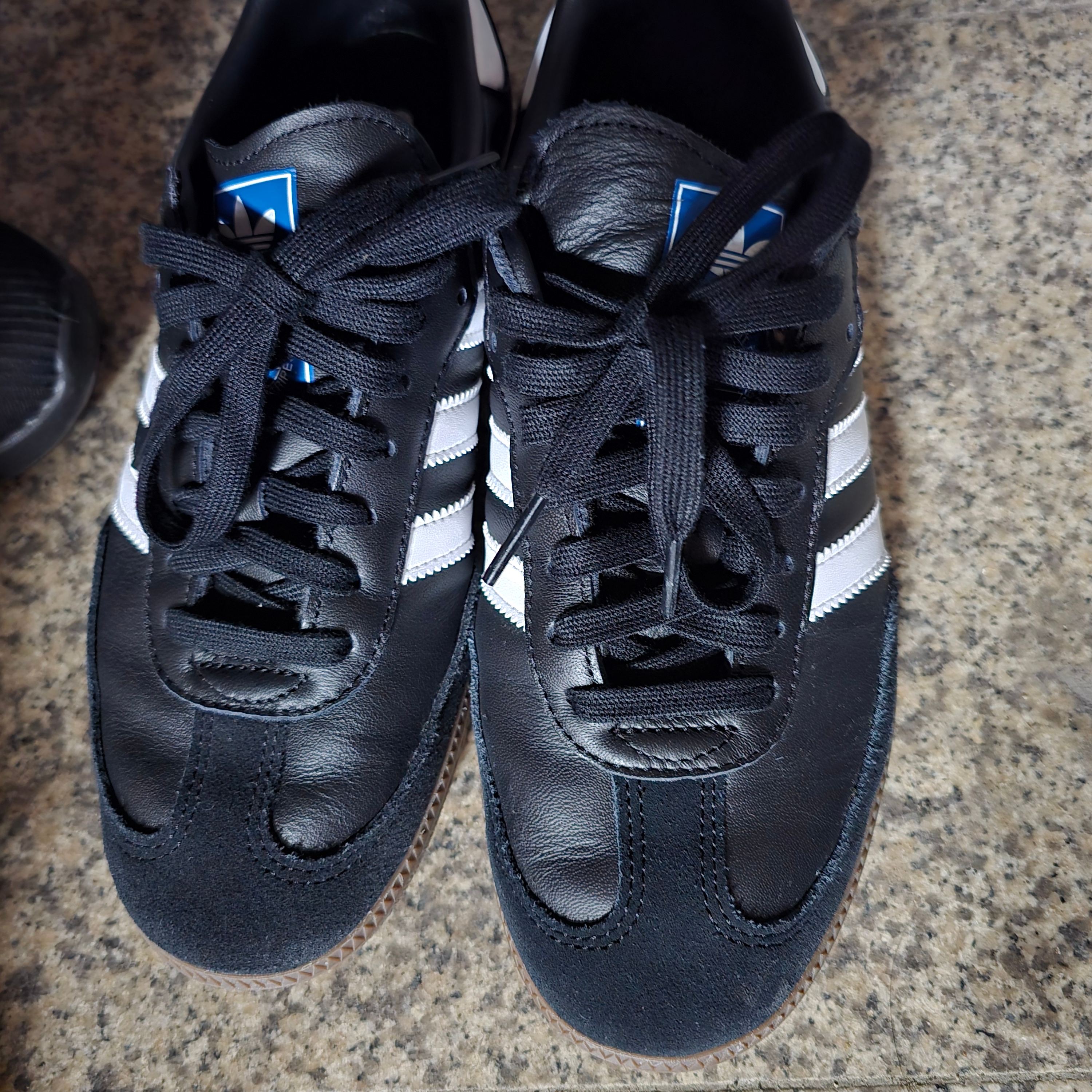 Adidas Samba OG Black White Gum 착용 스타일