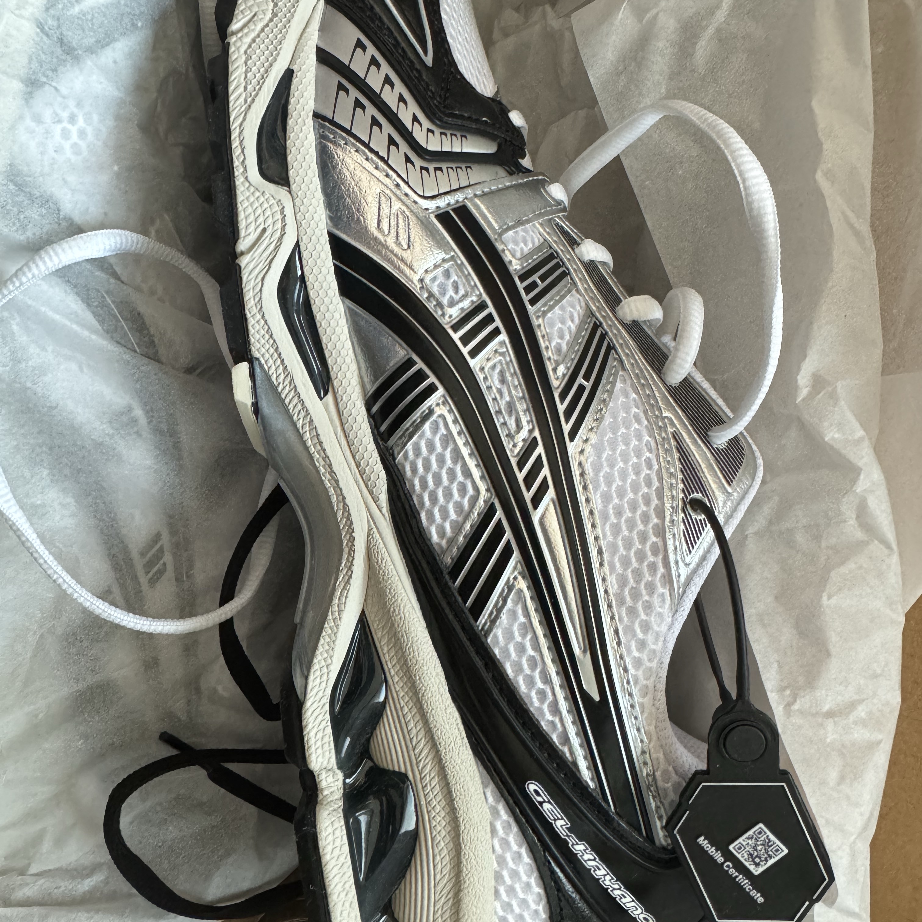 Asics Gel-Kayano 14 White Black 착용 스타일