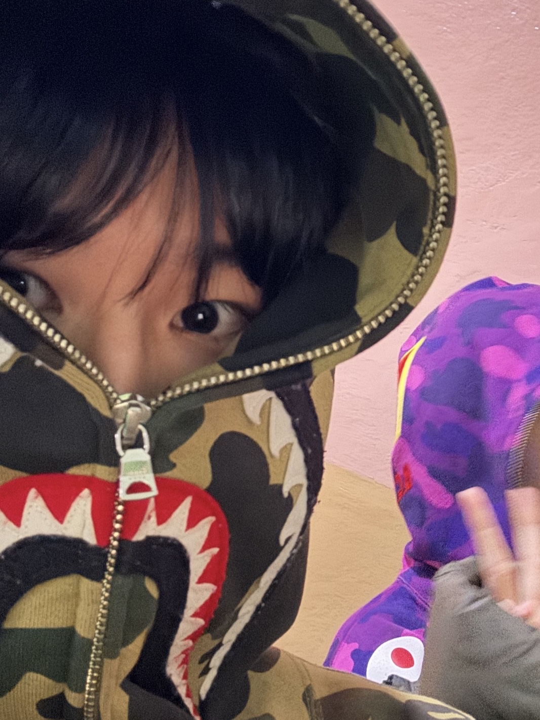BAPE 1st Camo Shark Full Zip Hoodie Army Green 착용 스타일