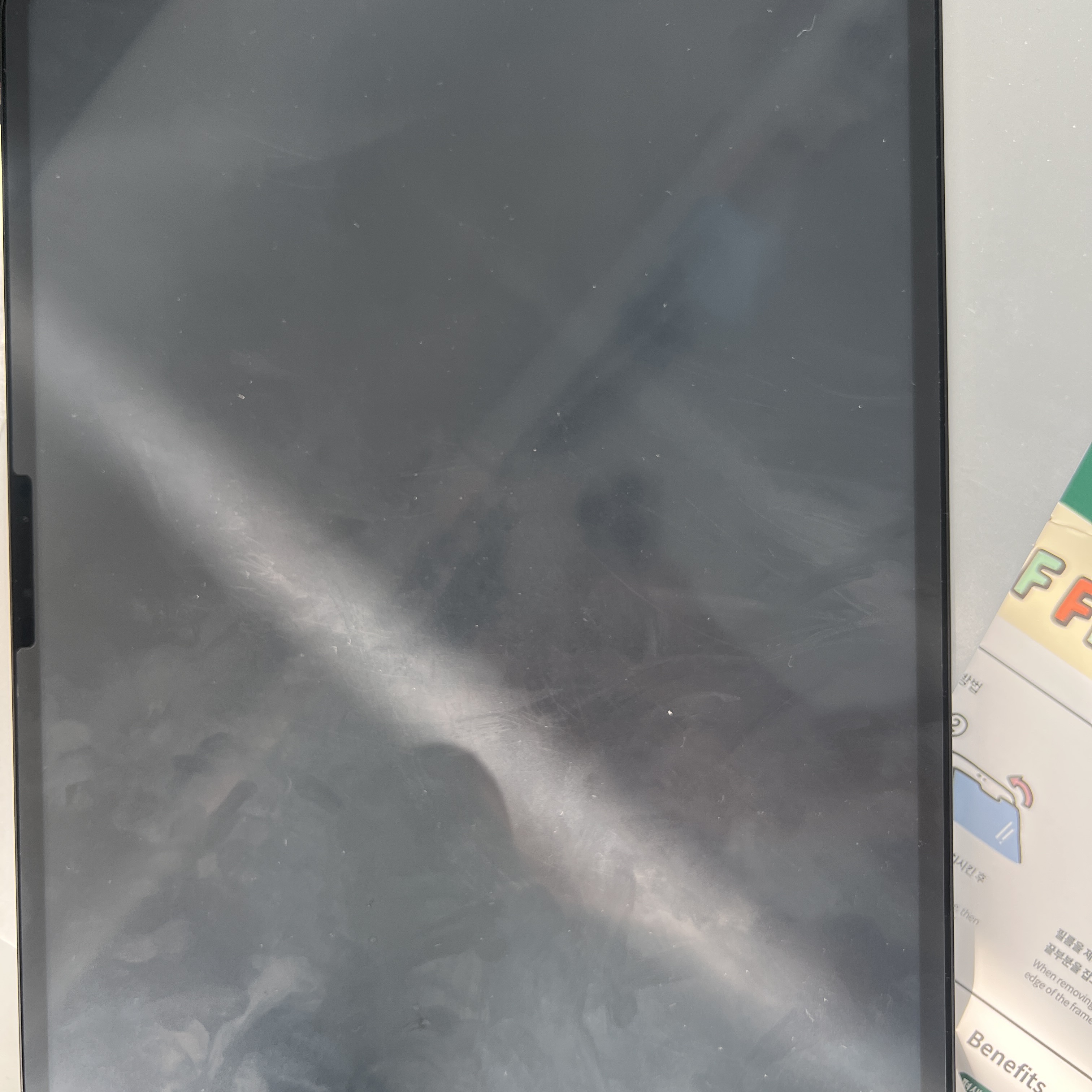 Apple iPad Pro 7th Gen 13-inch Wifi 256GB Standard Glass Space Black (Korean Ver.) 착용 스타일
