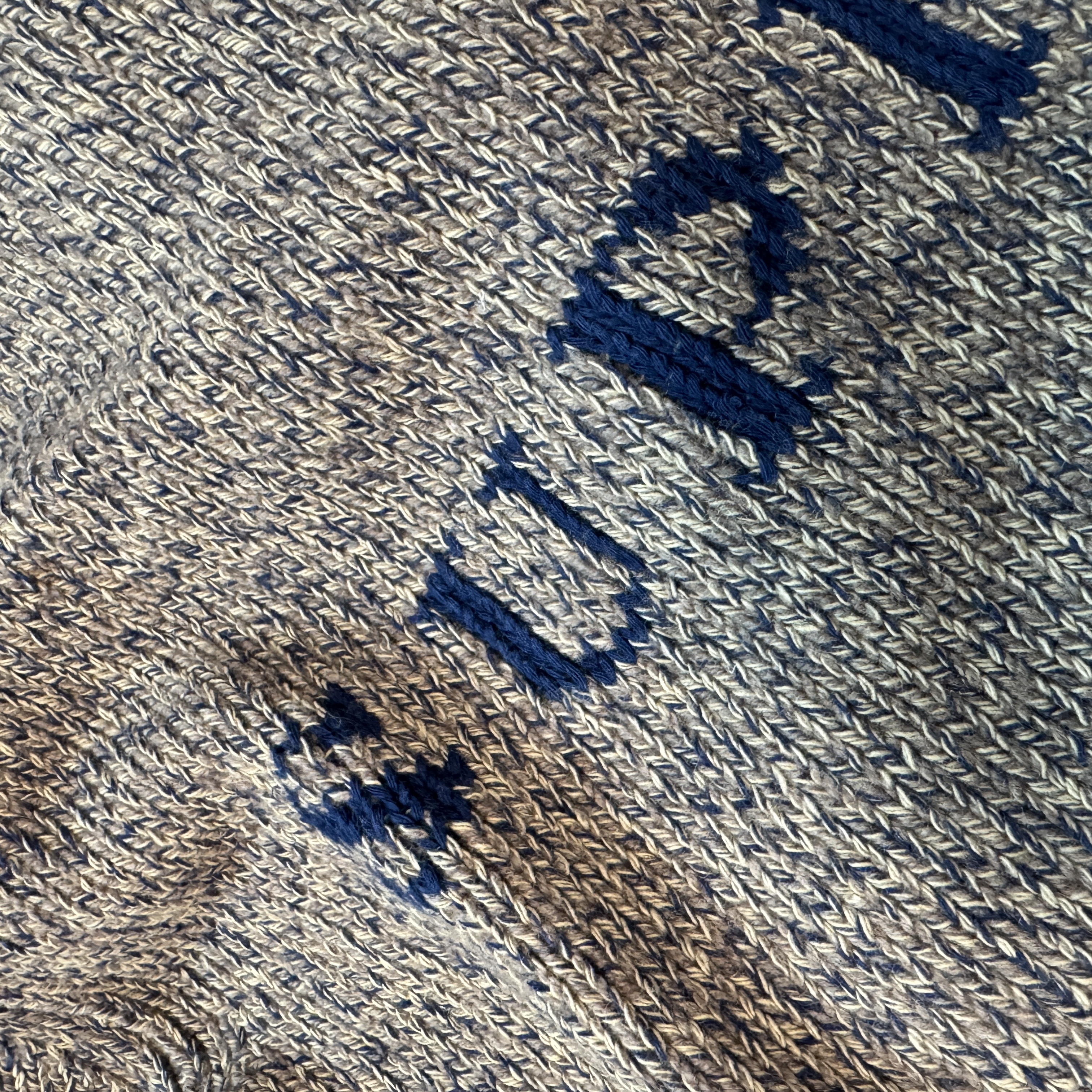 Supreme Contrast Logo Sweater Taupe Melange - 25SS 착용 스타일 - 3