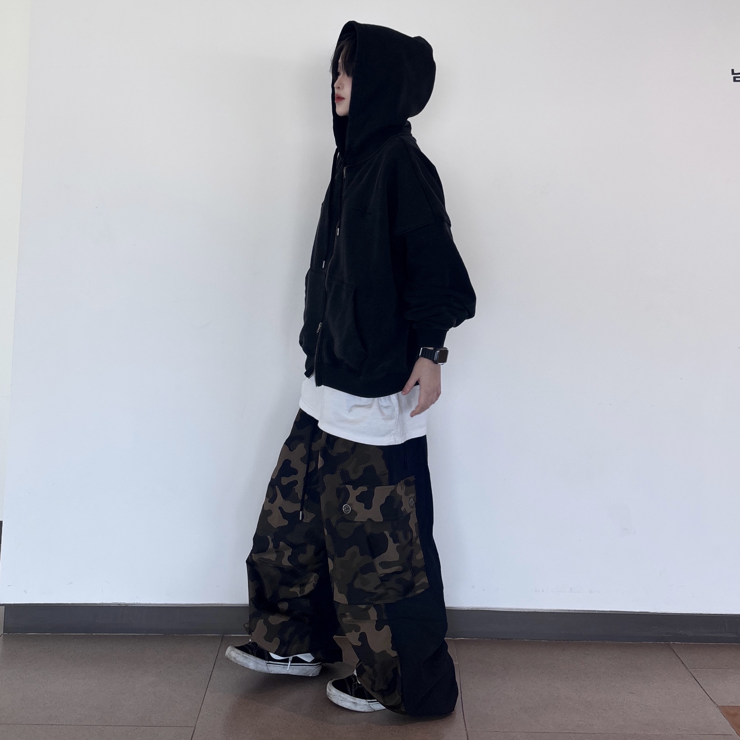 Vans Knu-Skool Black True White 착용 스타일 - 1