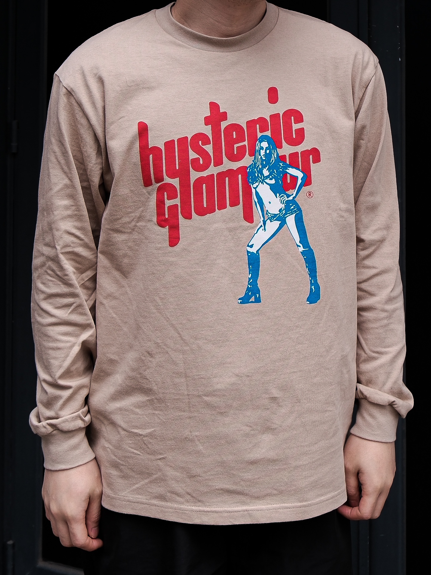 Hysteric Glamour Sound Vibration T-Shirt Beige, On Running x Post Archive Faction (Paf) Cloudmonster 2 Black Magnet 착용 스타일 - 3