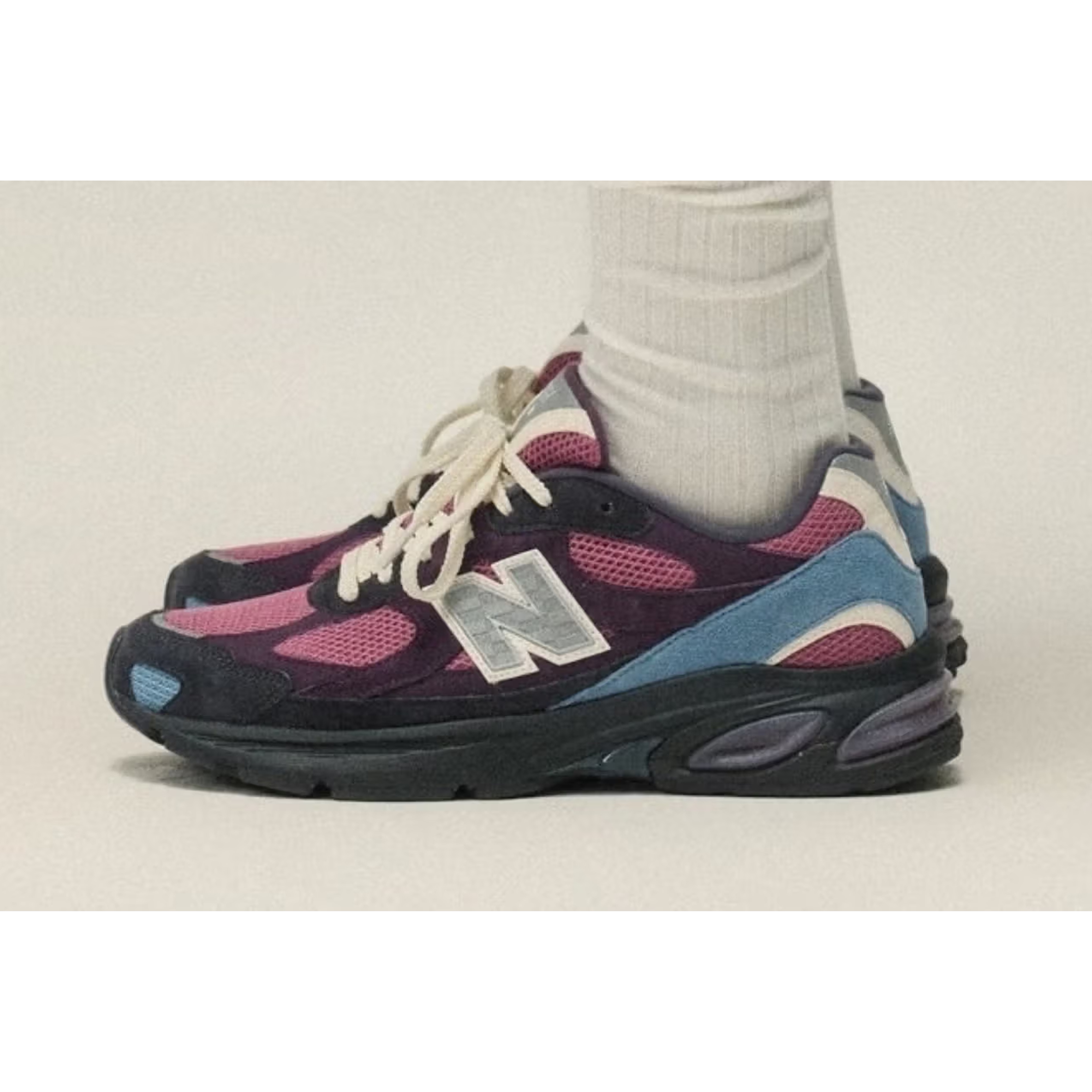 New Balance x Kith 101 990v4 Made in USA Moonrock, New Balance x Kith x Madison Square Garden 991v2 Made in UK Antarctica Ancient Scroll - D Standard 착용 스타일 - 2