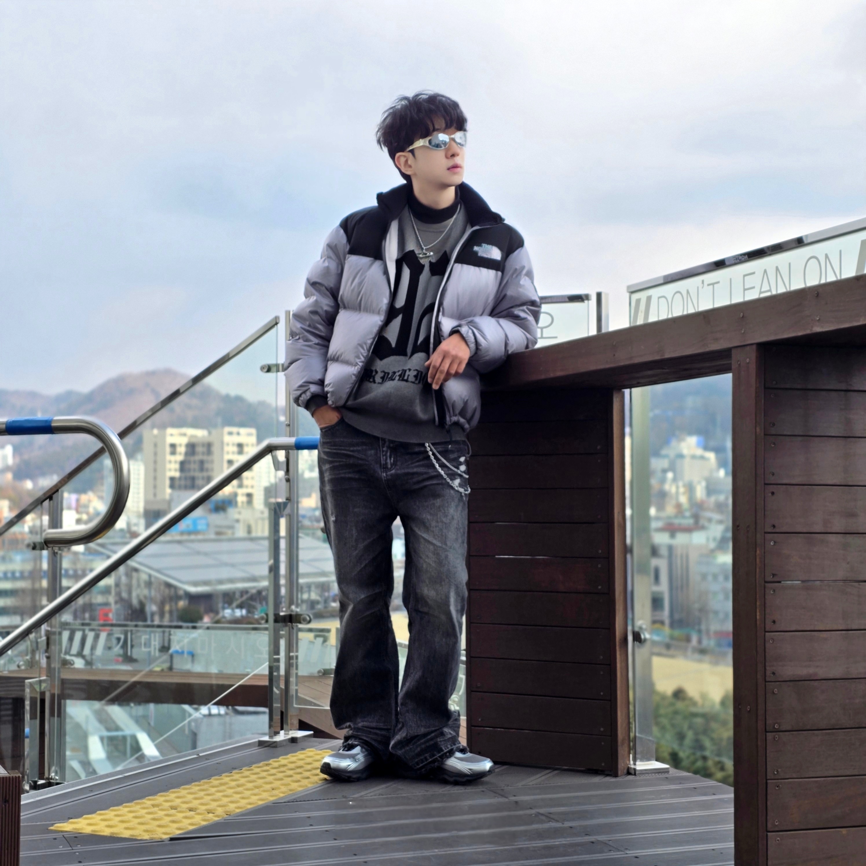 The North Face White Label Novelty Nuptse Down Jacket Heather Gray, [6% 적립] FILA Pantera 99/25 Silver 착용 스타일 - 3