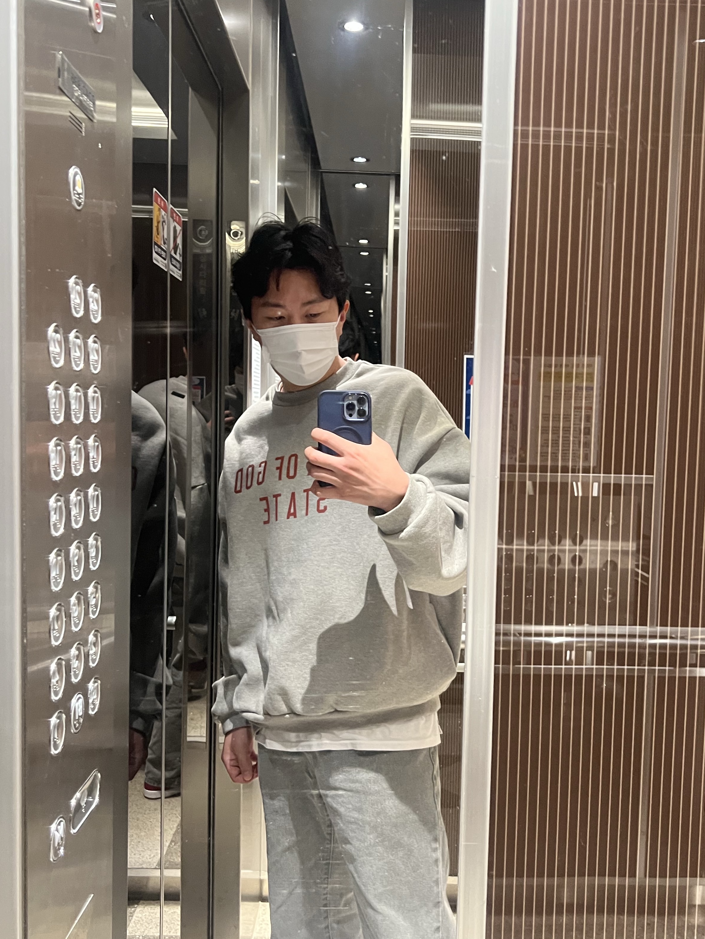 Essentials Fleece Polo Sweatshirt Heather Grey - 24FW, Apple Watch Ultra 2 49mm Titanium Case with Ocean Band White (Korean Ver.) 착용 스타일 - 3