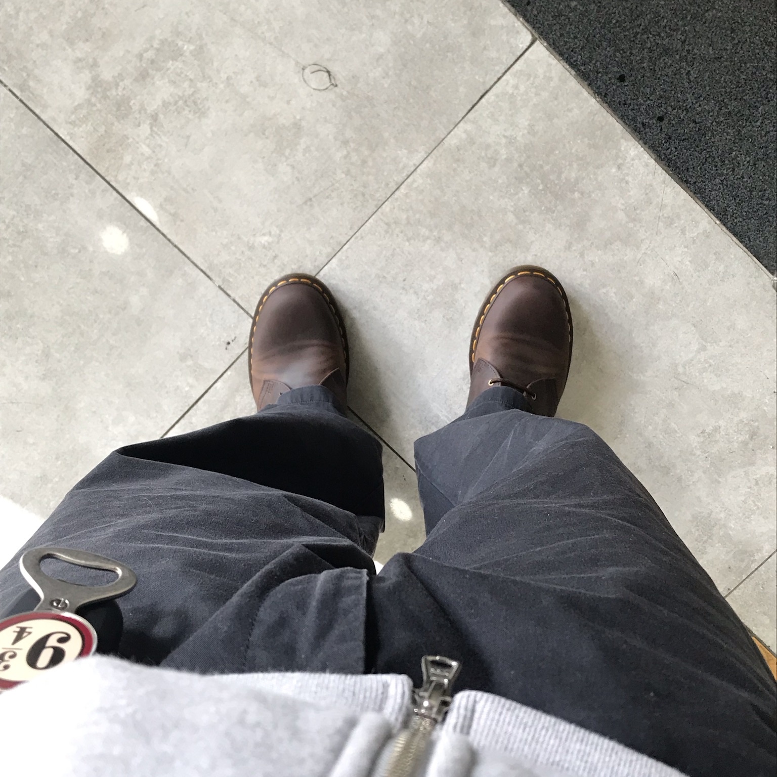 Dr. Martens 1461 Crazy Horse Dark Brown 착용 스타일