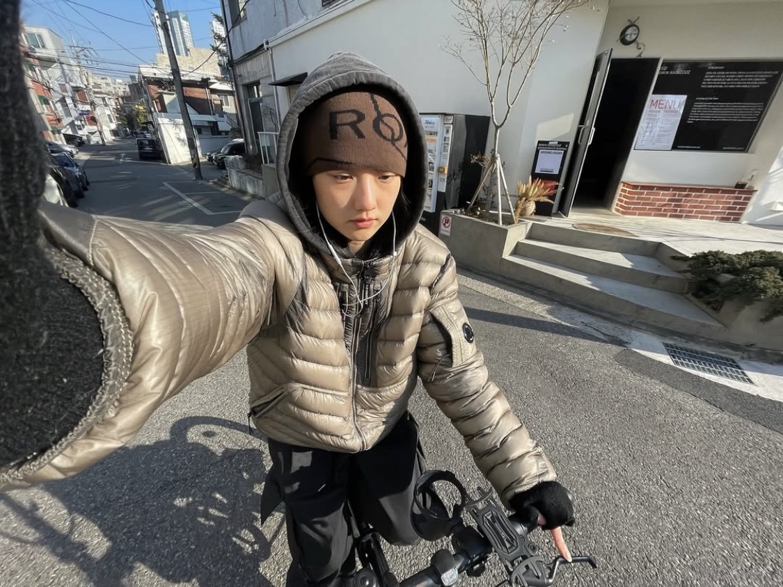 Roa Hiking Logo Beanie Brown, Stussy Washed Canvas Shop Jacket Bronze 착용 스타일 - 2