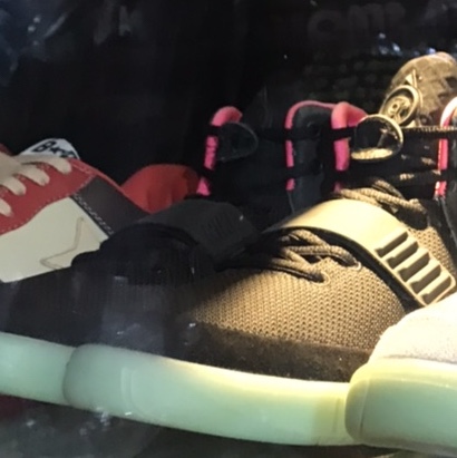Nike Air Yeezy 2 Solar Red 착용 스타일
