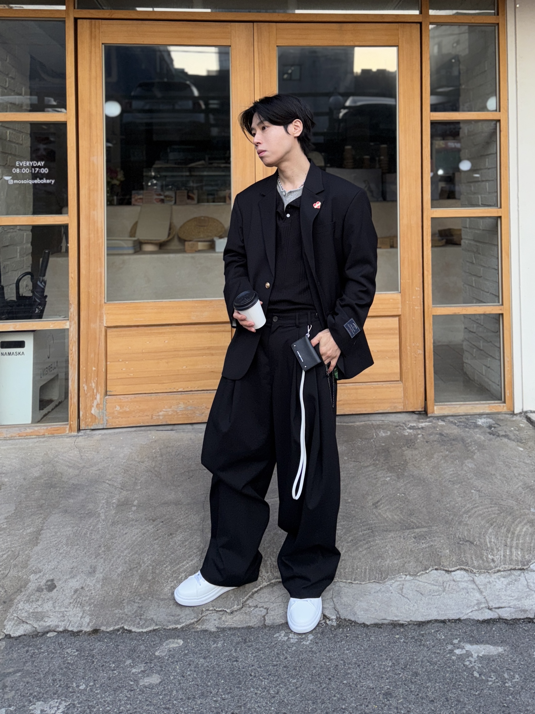 Gentle Monster x Maison Margiela MM113 Black Clear 착용 스타일 - 3