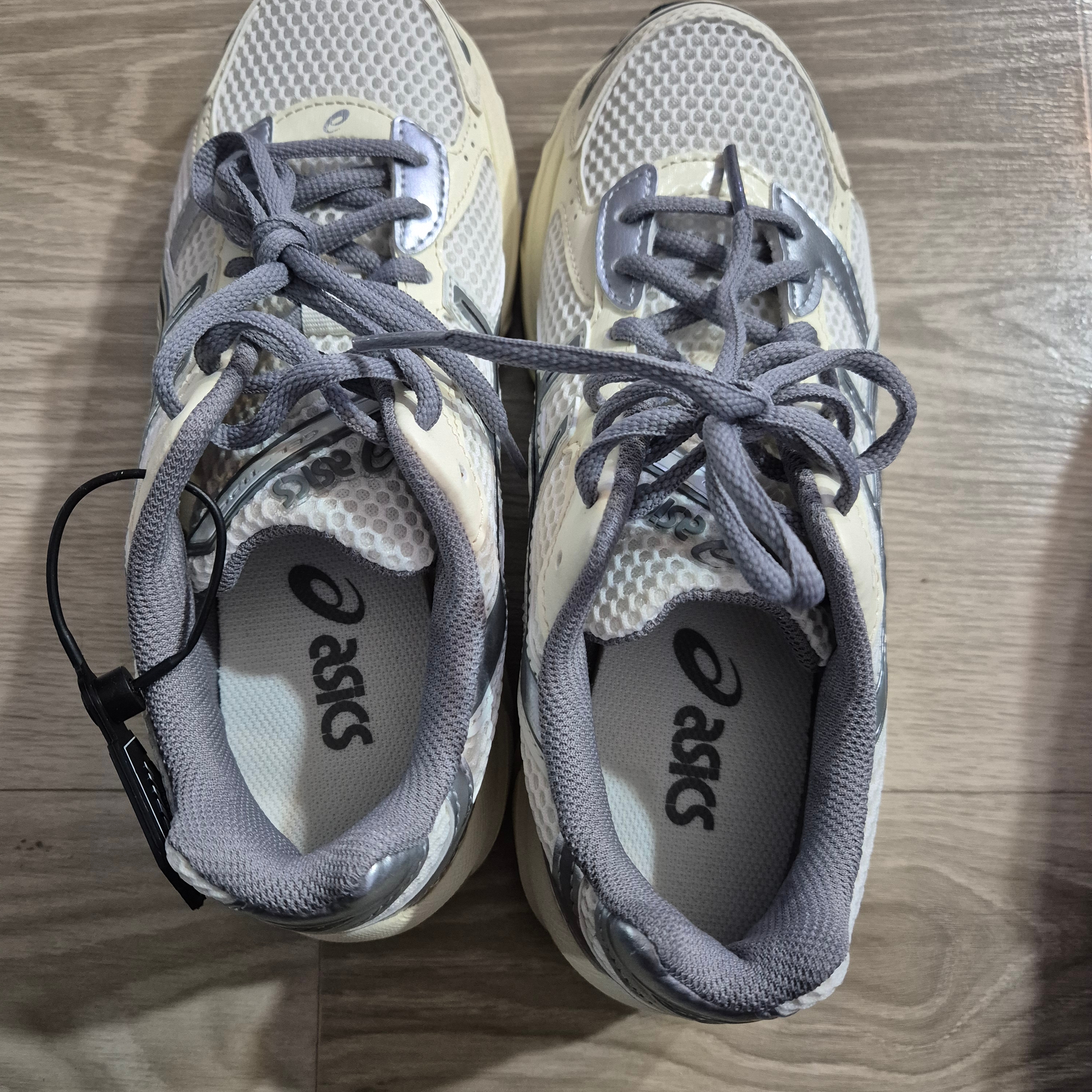 (W) Asics Gel-1130 Cream Clay Grey 착용 스타일