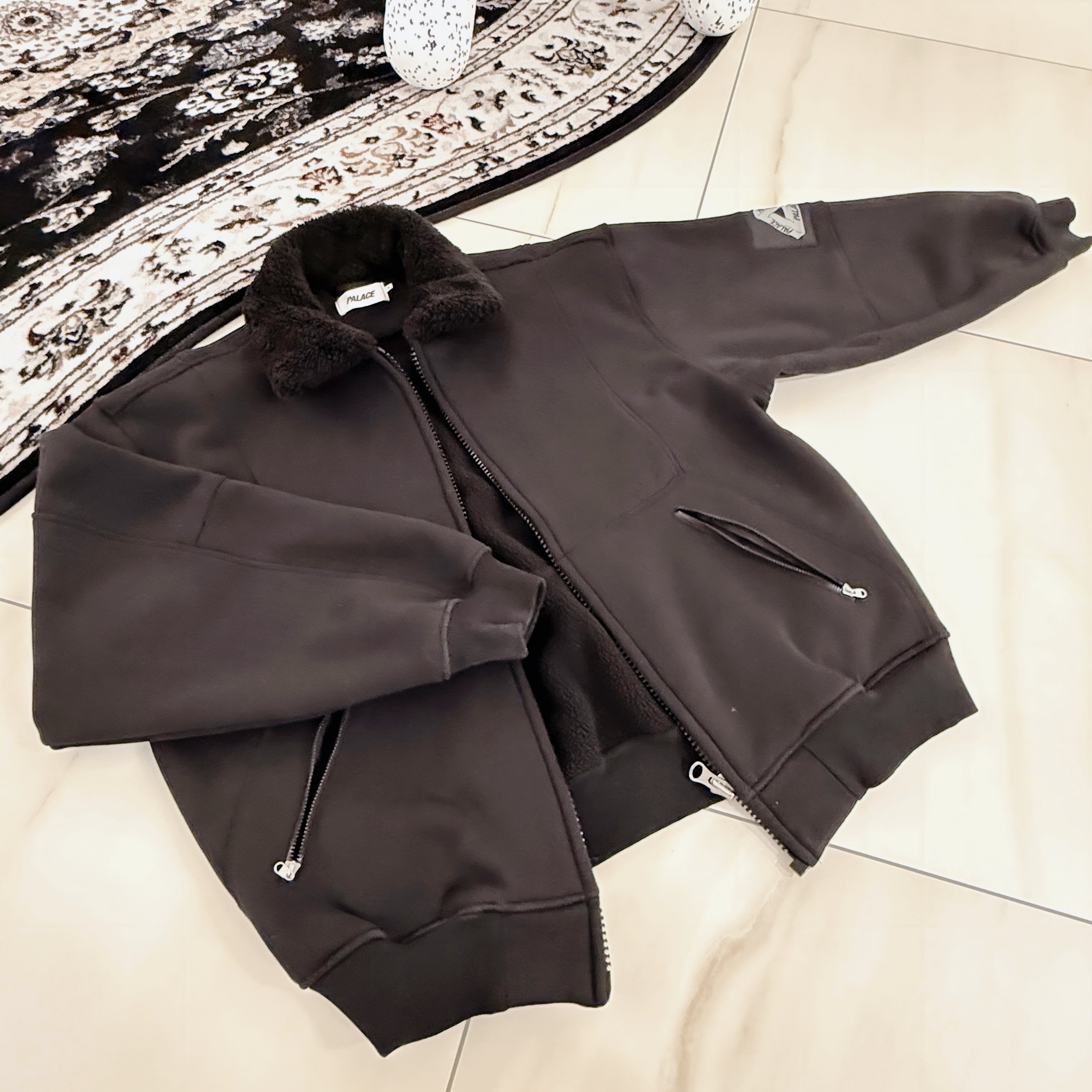 Palace P-15 Flight Jacket Black - 23FW 착용 스타일