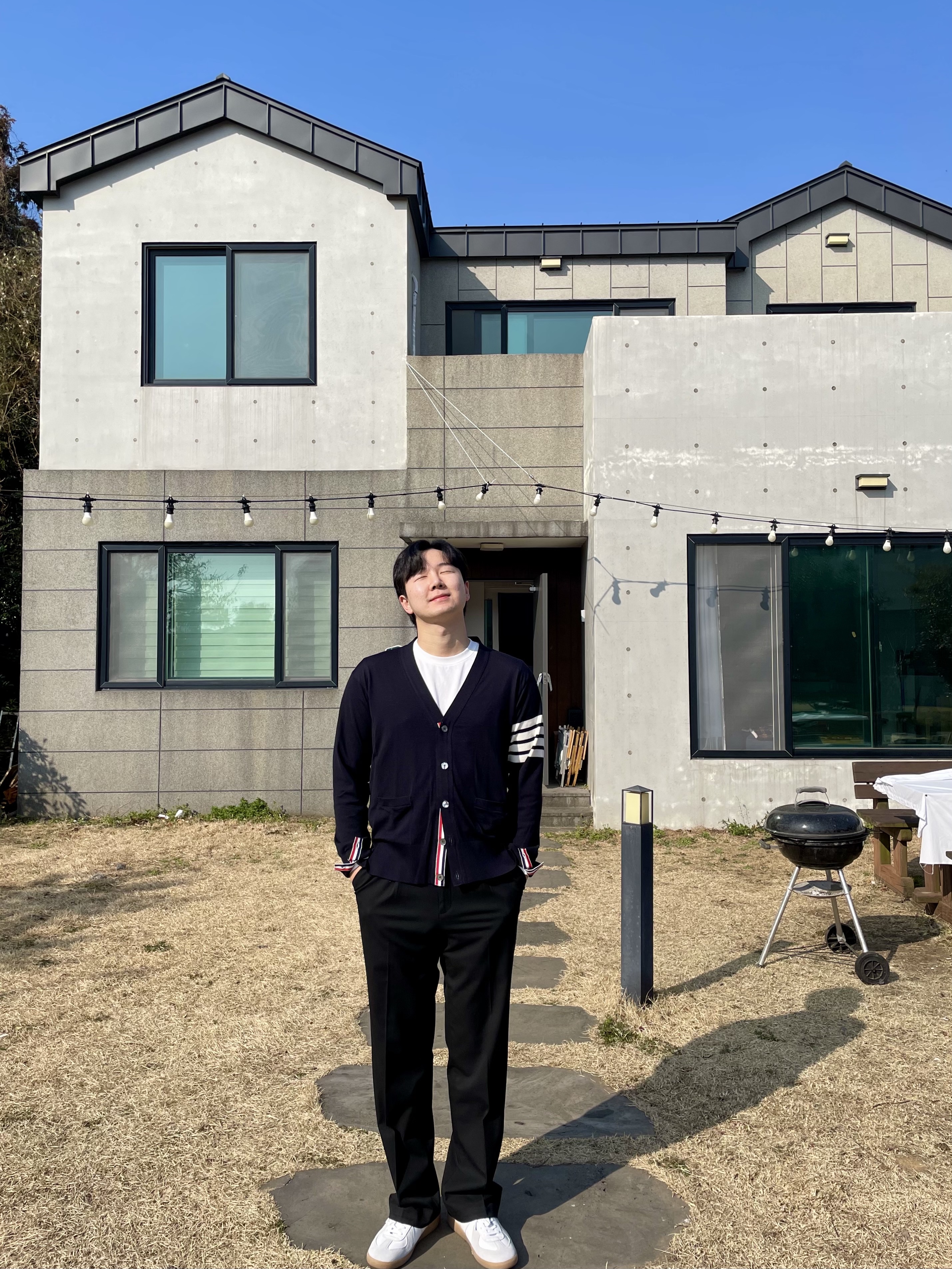 Thom Browne Sustainable Fine Merino Wool 4-Bar Classic Cardigan Navy, Thom Browne Milano Stitch 4-Bar Cardigan Navy 착용 스타일