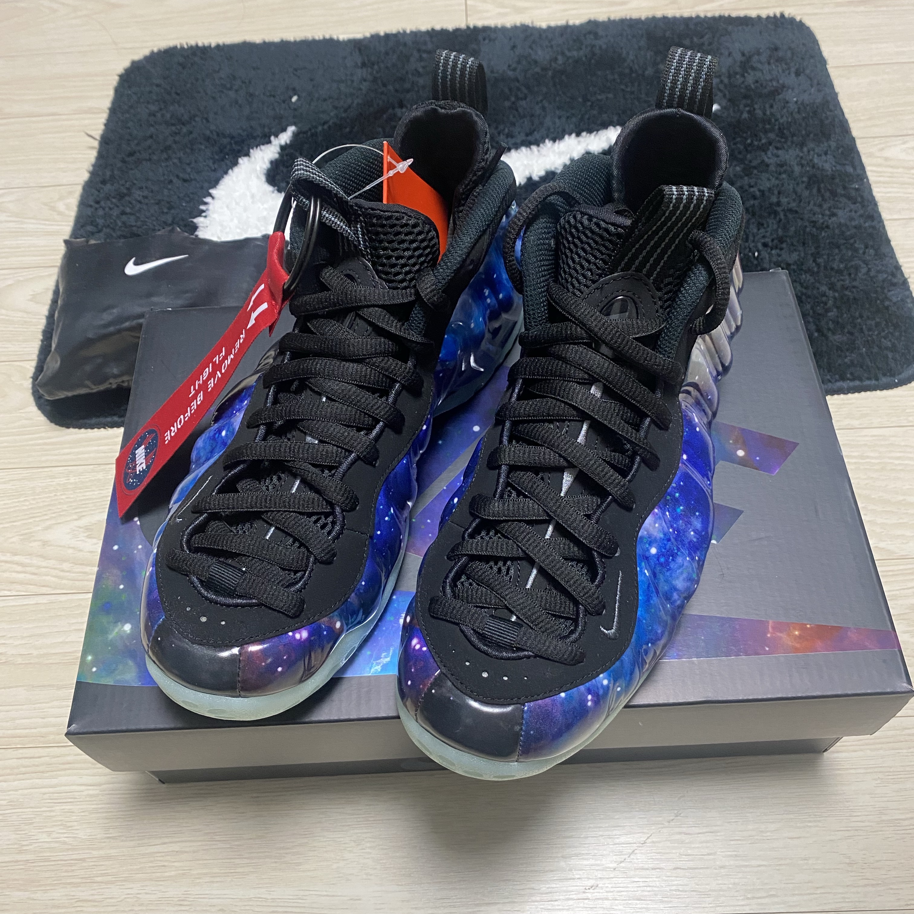 Nike Air Foamposite One Galaxy 착용 스타일