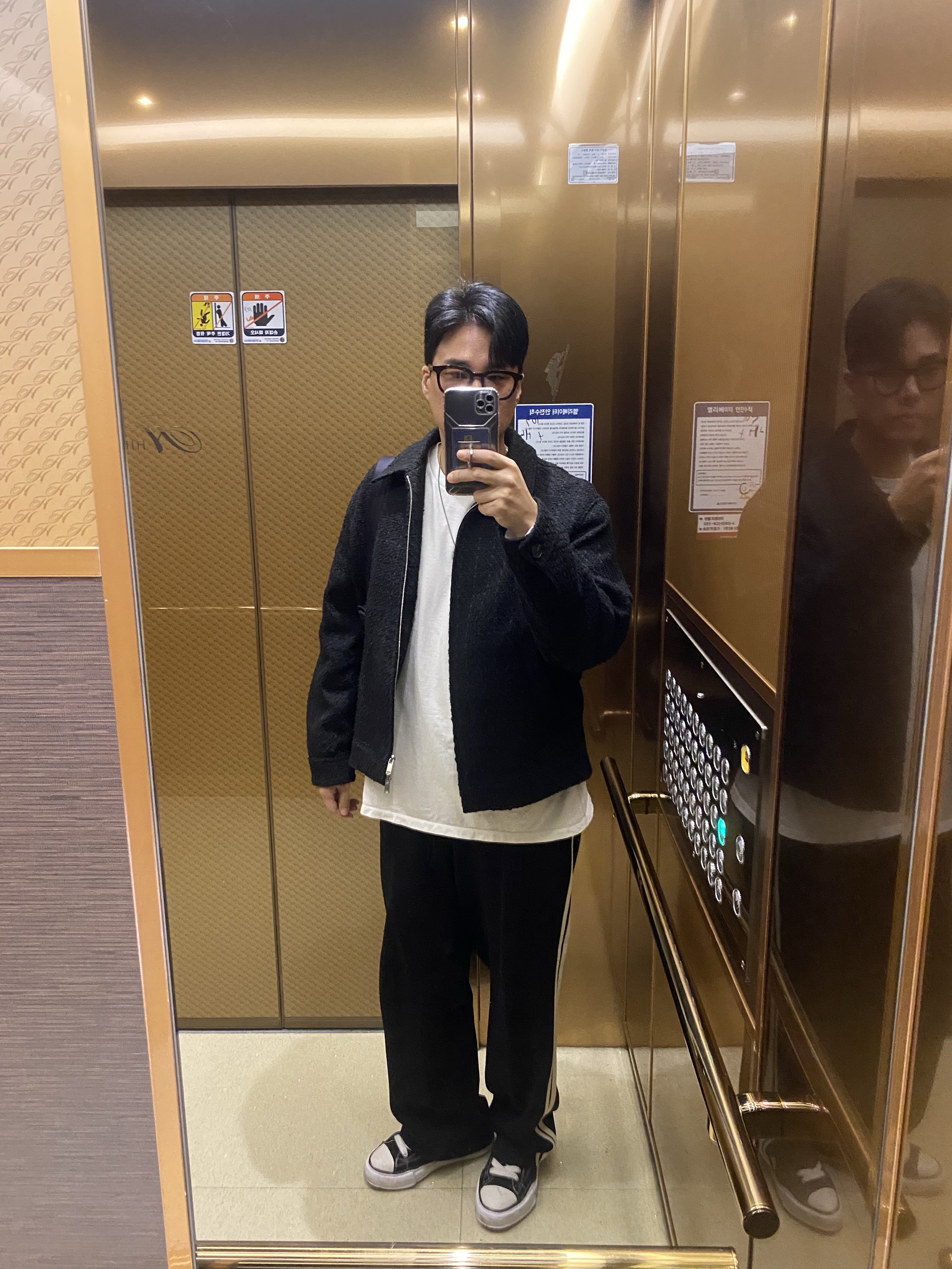 Maison Mihara Yasuhiro Peterson OG Sole Canvas Low Sneakers Black 착용 스타일