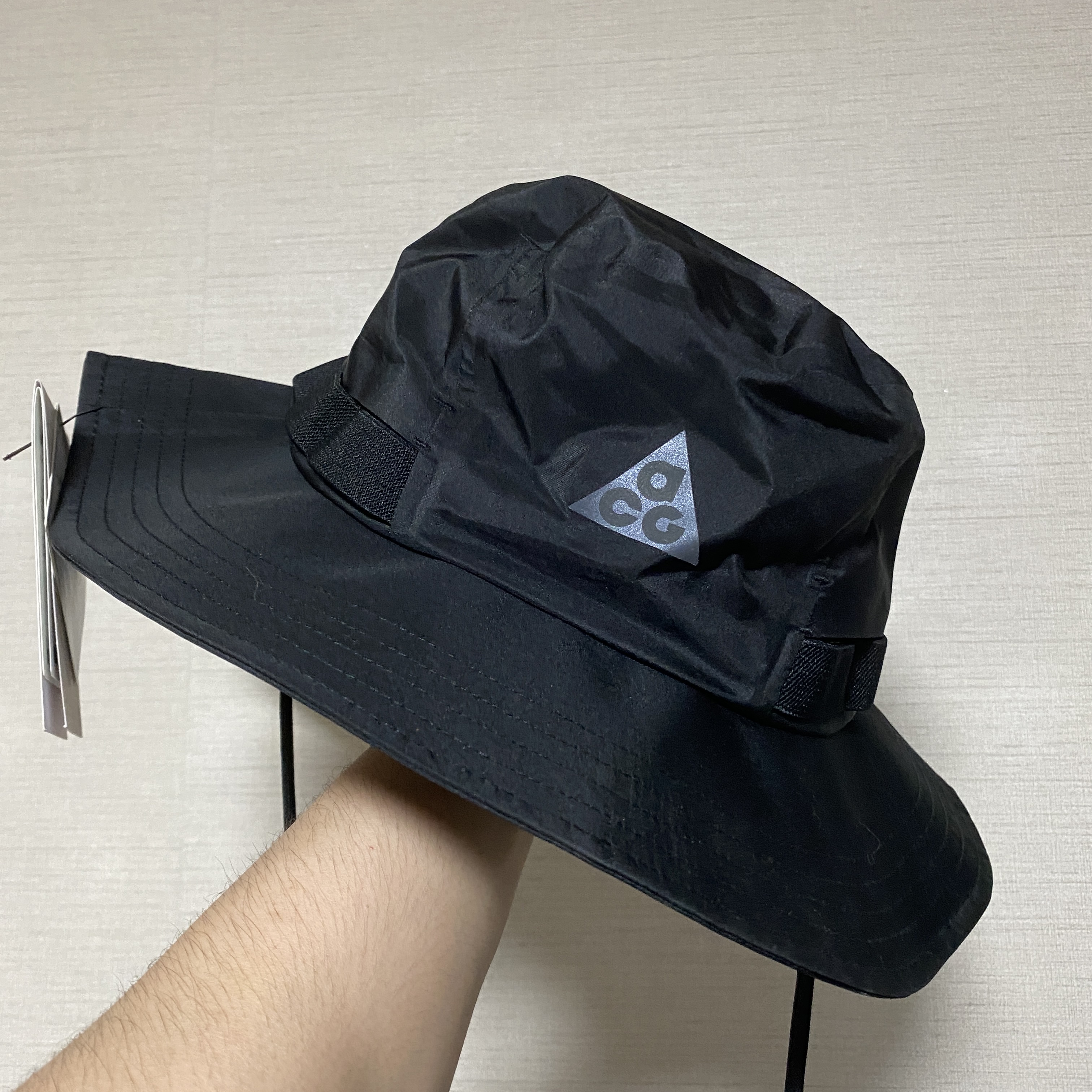 Nike ACG Apex Bucket Hat Black 착용 스타일