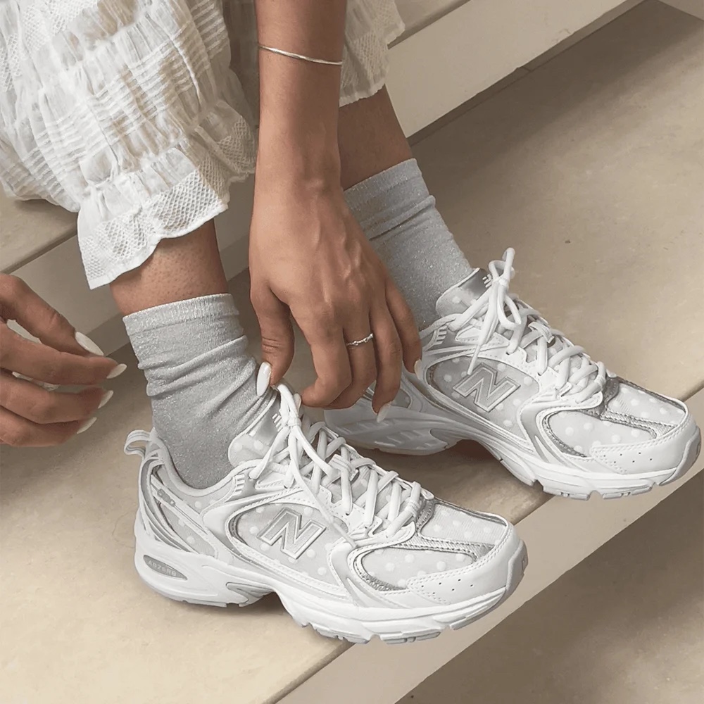 New Balance 530 White Silver Metallic 착용 스타일