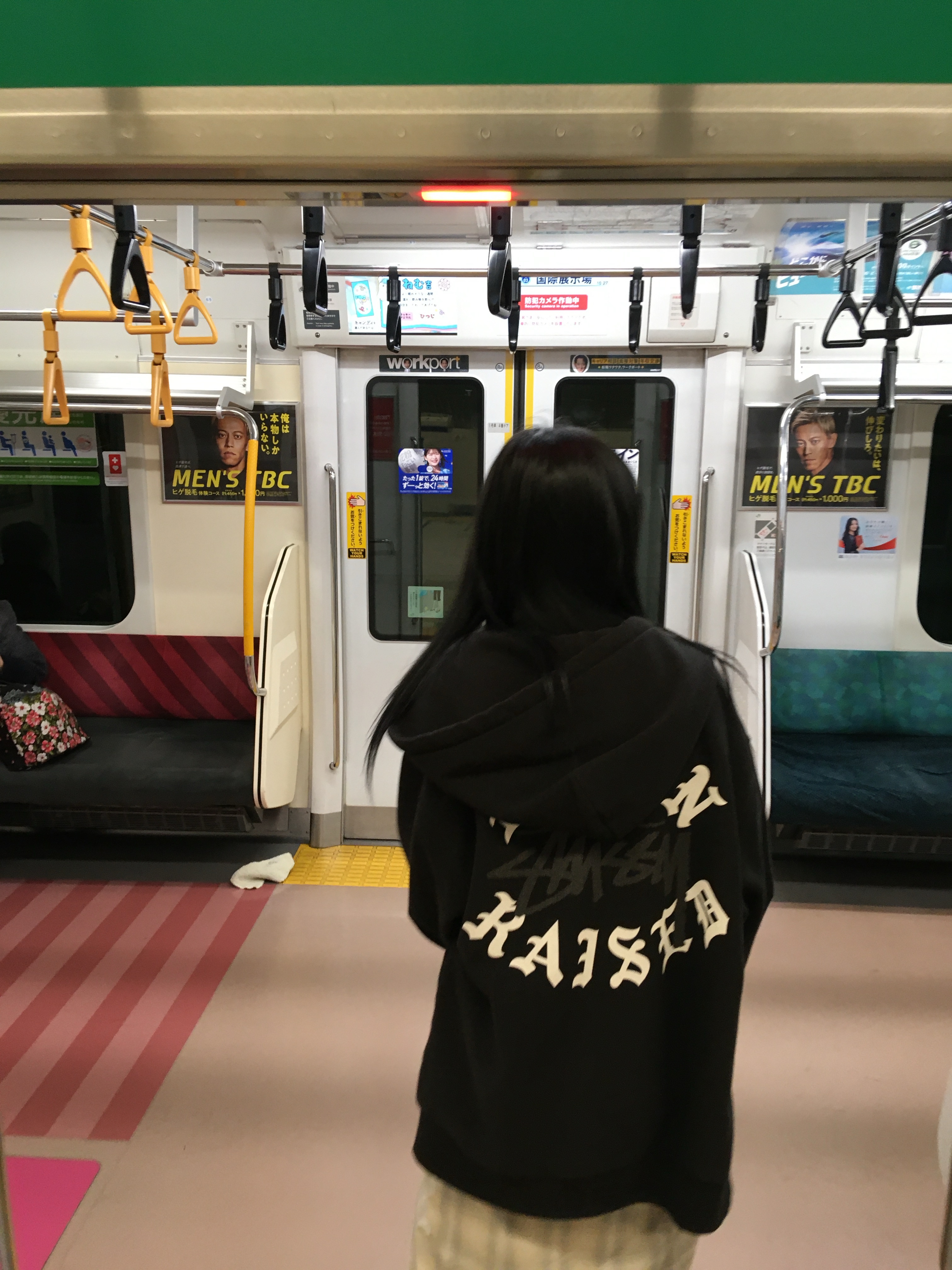 Stussy x Born X Raised Logo Zip Hoodie Black, (W) UGG Classic Ultra Mini Boots Black 착용 스타일 - 2