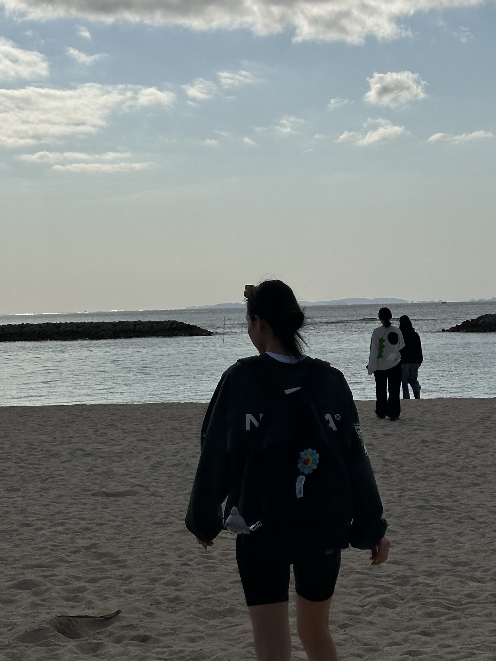 포터 x 꼼데가르송 백팩 스몰 블랙, 나이키 x 드레이크 녹타 골프 크루넥 탑 그린 - US/EU 착용 스타일 - 1