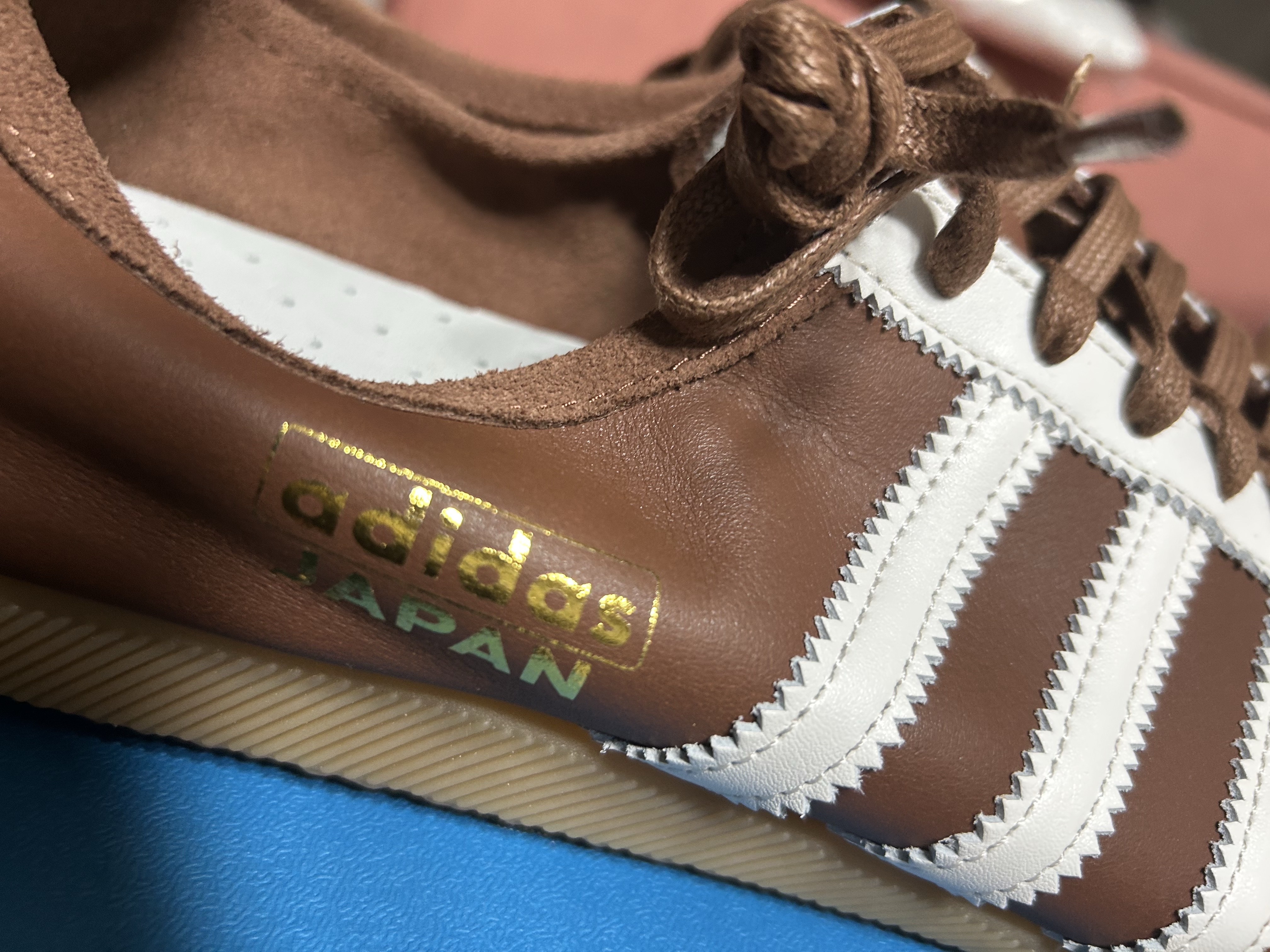 Adidas Japan Preloved Brown Cloud White 착용 스타일