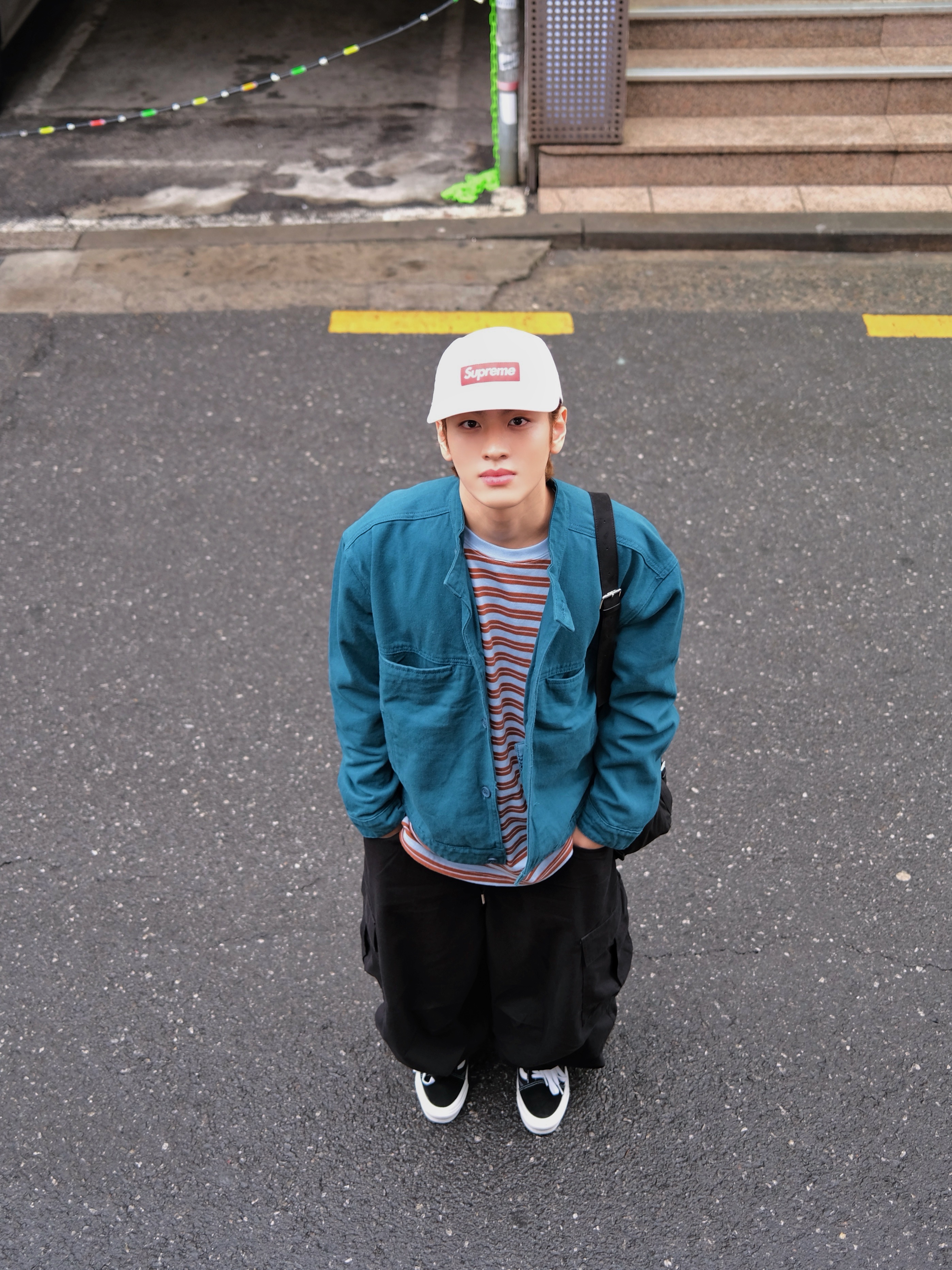 Supreme Washed Chino Twill Camp Cap Natural - 24SS, Vans Vault OG Old Skool LX Black 착용 스타일 - 2