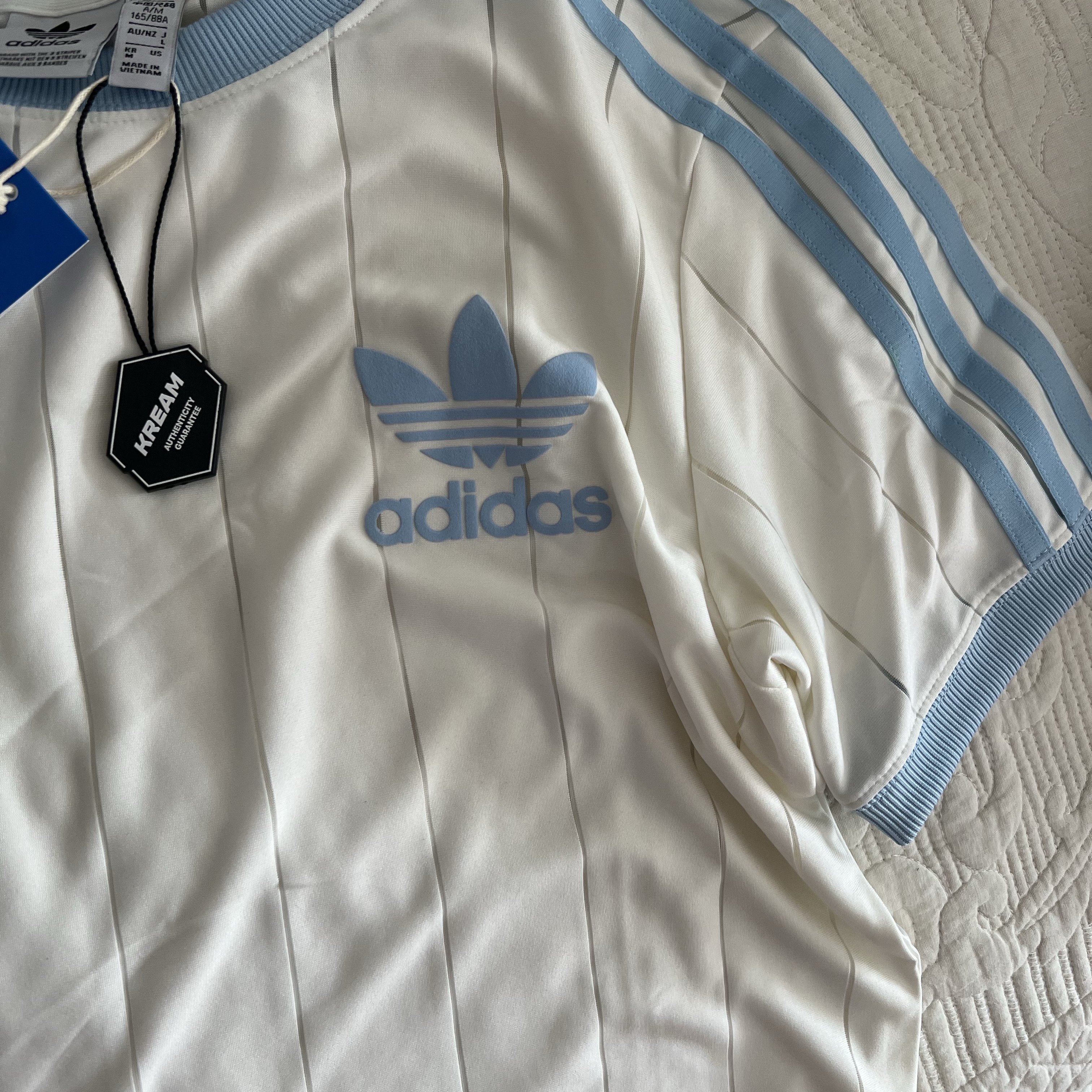 (W) Adidas 3-Stripes T-Shirt Off White - KR Sizing 착용 스타일