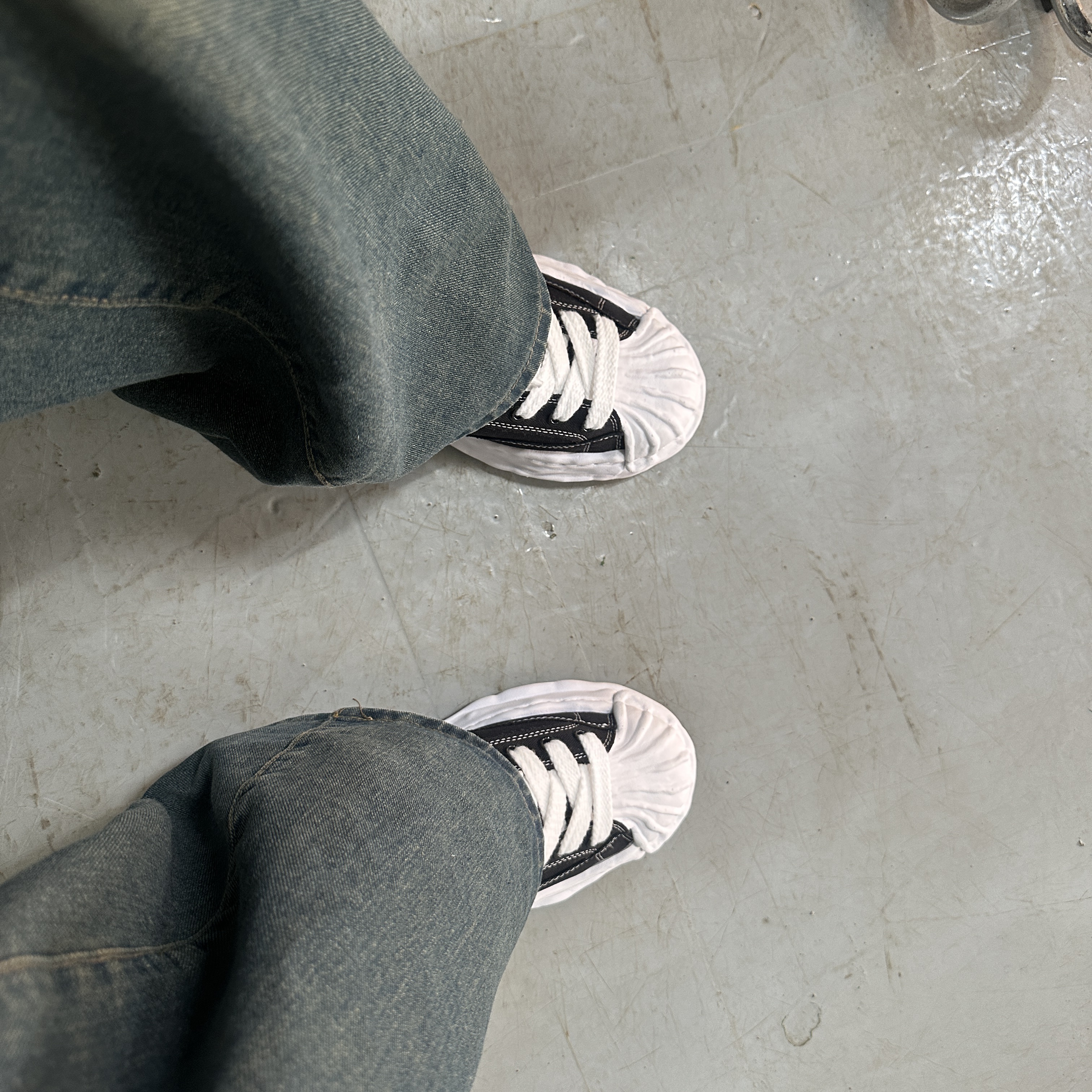 Maison Mihara Yasuhiro Blakey OG Sole Canvas Low-top Sneakers Black White 착용 스타일