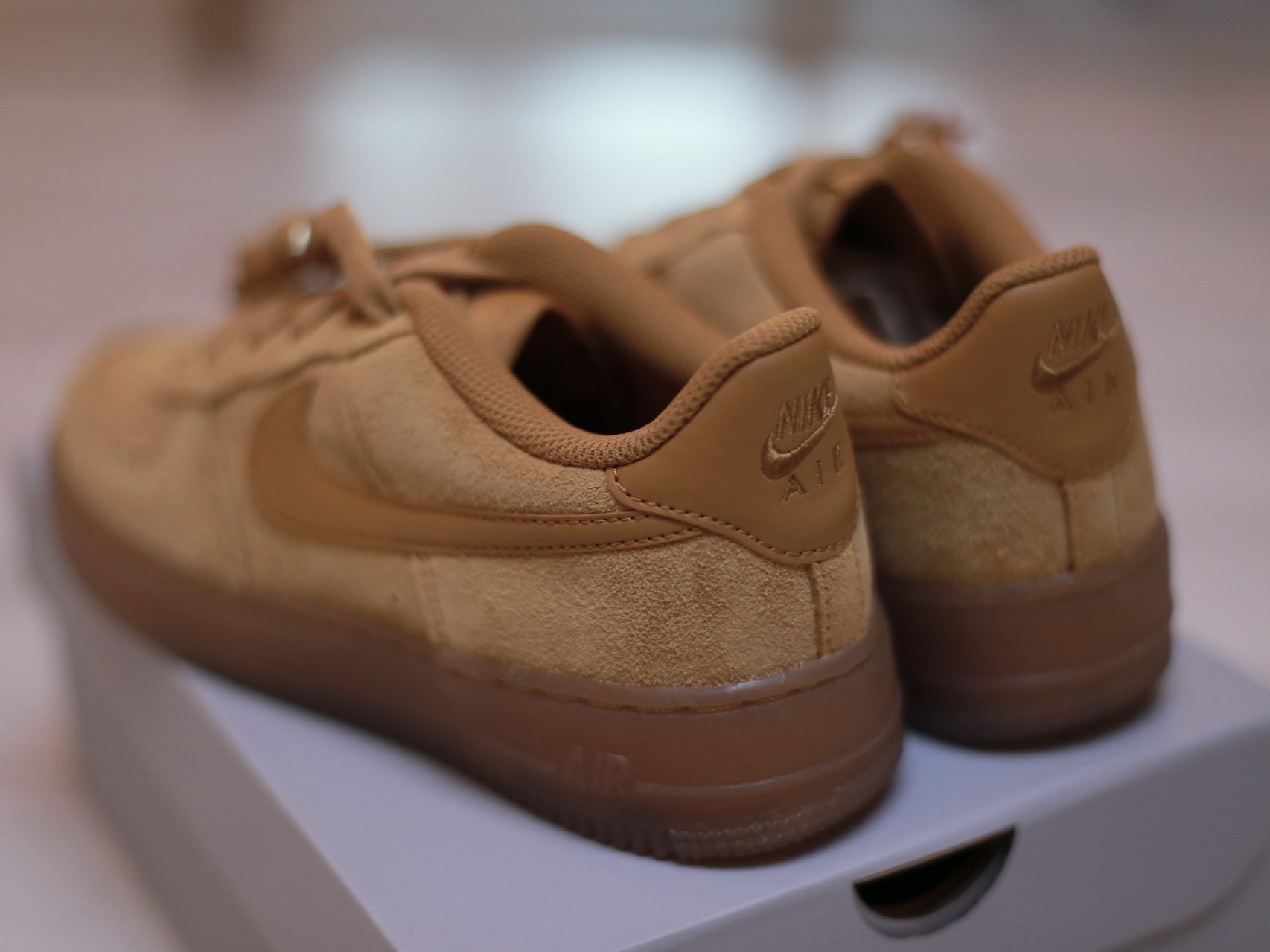 (GS) Nike Air Force 1 Low Wheat 착용 스타일 - 3