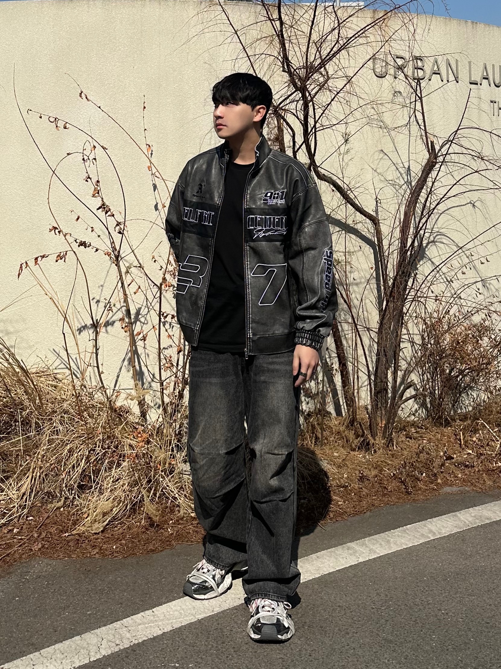 Balenciaga 3XL Sneakers Grey White Red 착용 스타일 - 1